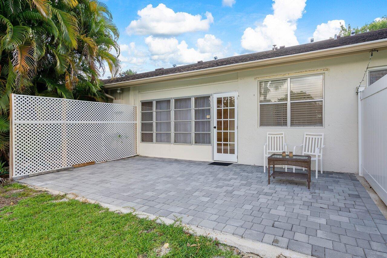 840 Lago Road