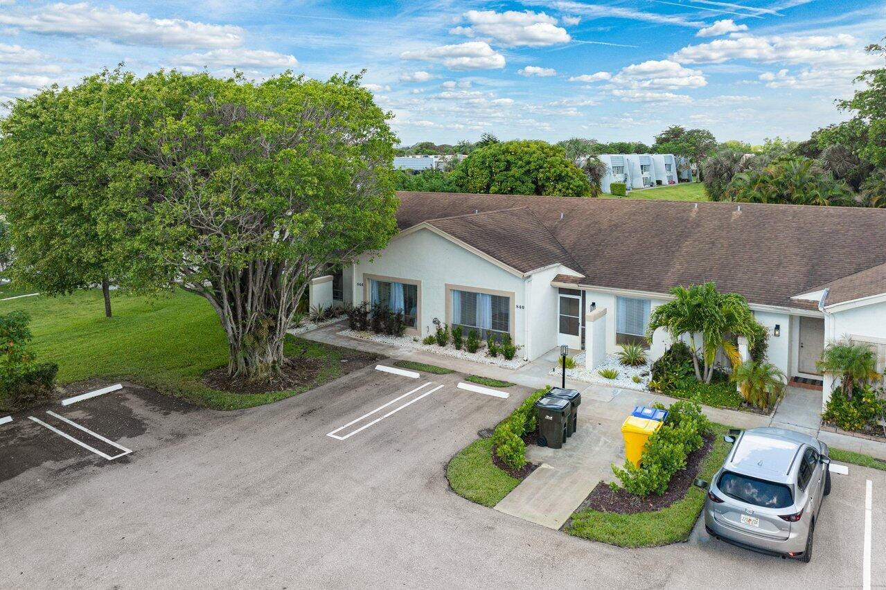 840 Lago Road