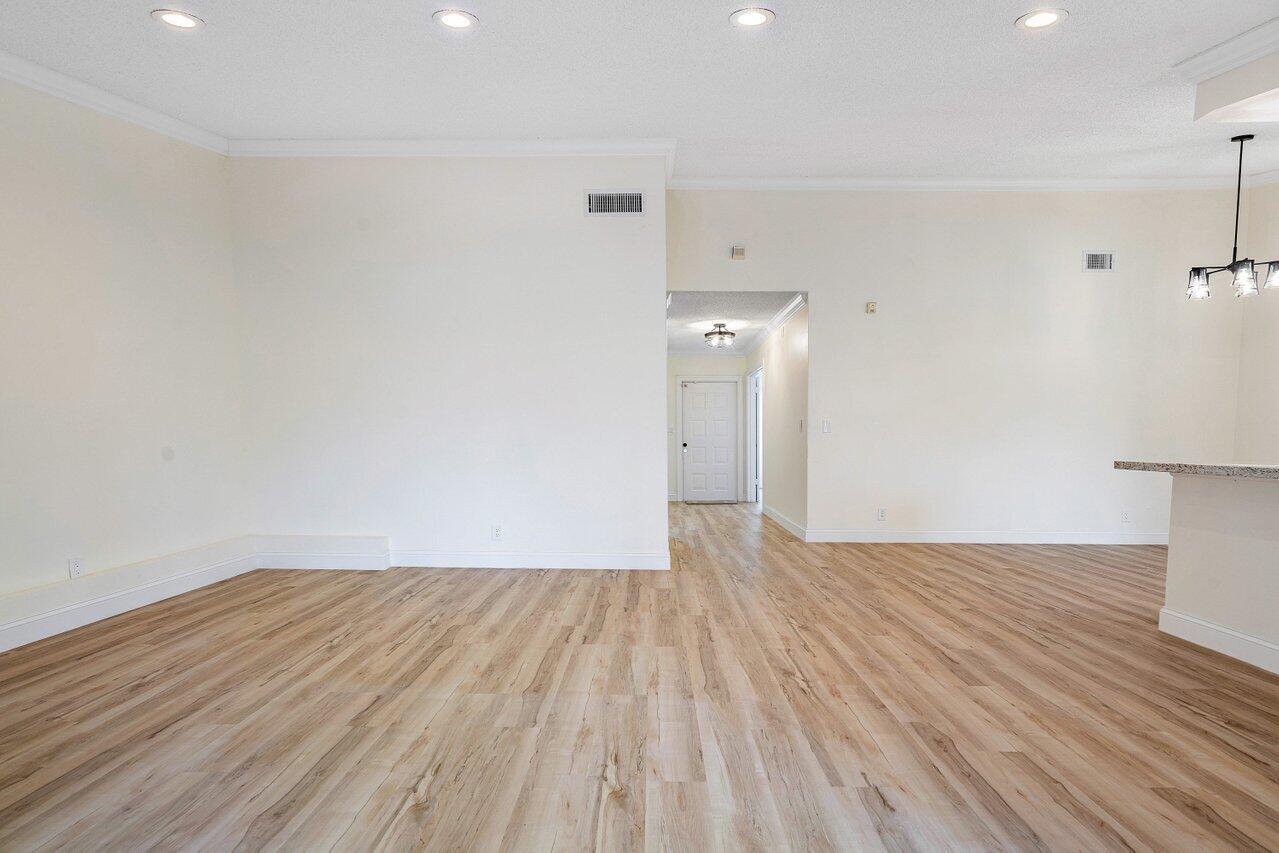840 Lago Road