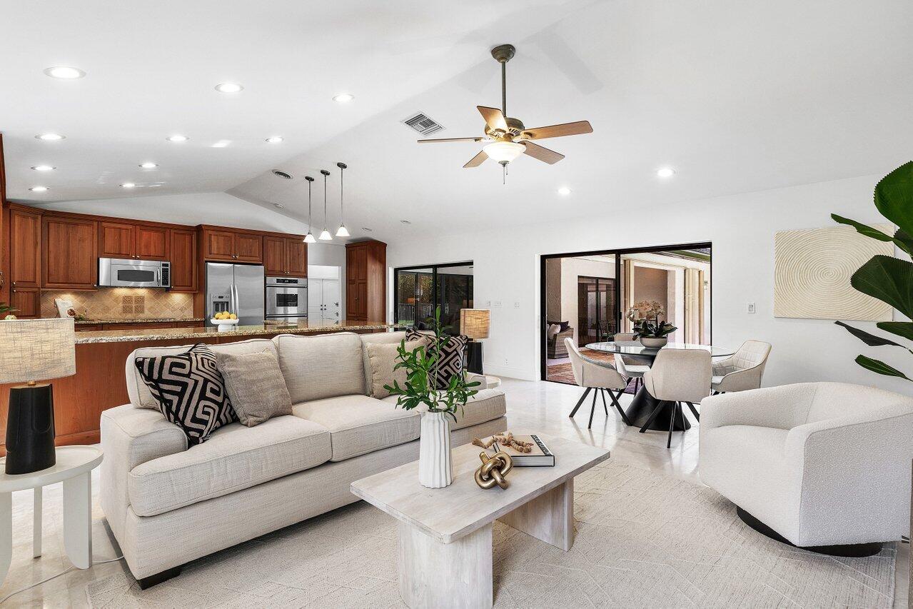 2360 NW 38th Street