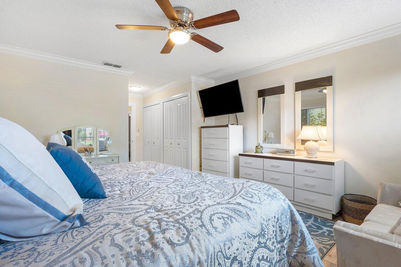 5565 Pebble Brook Lane