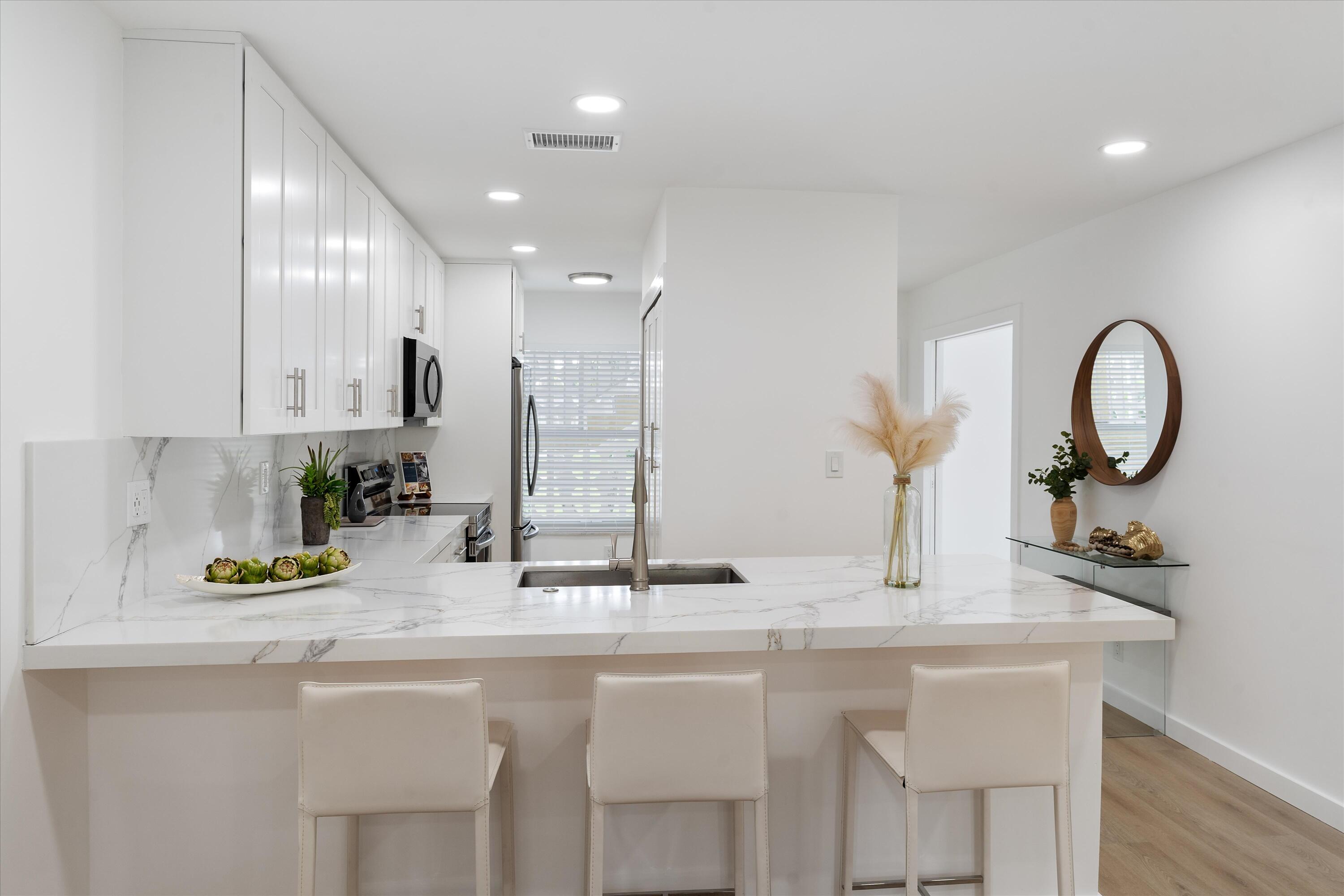 1021 Del Aire Court 101