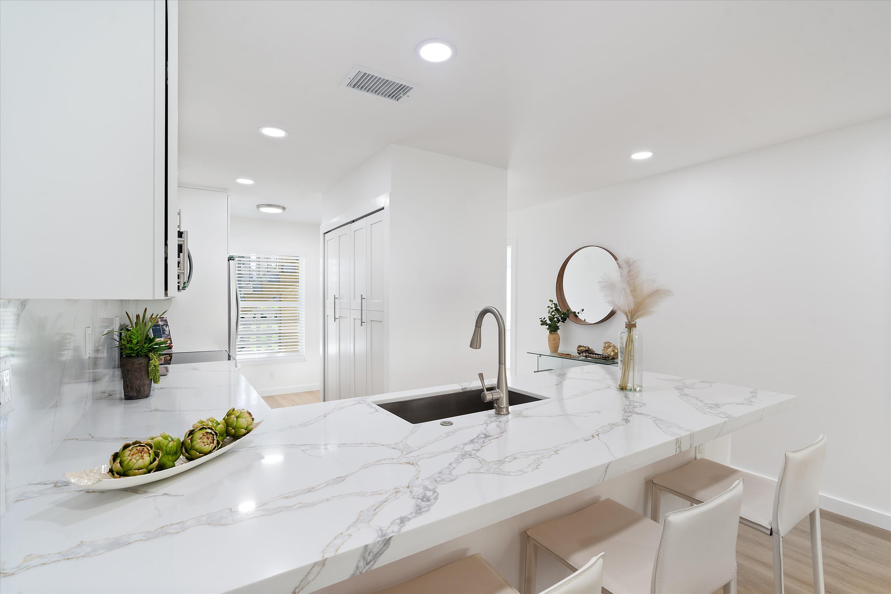 1021 Del Aire Court 101