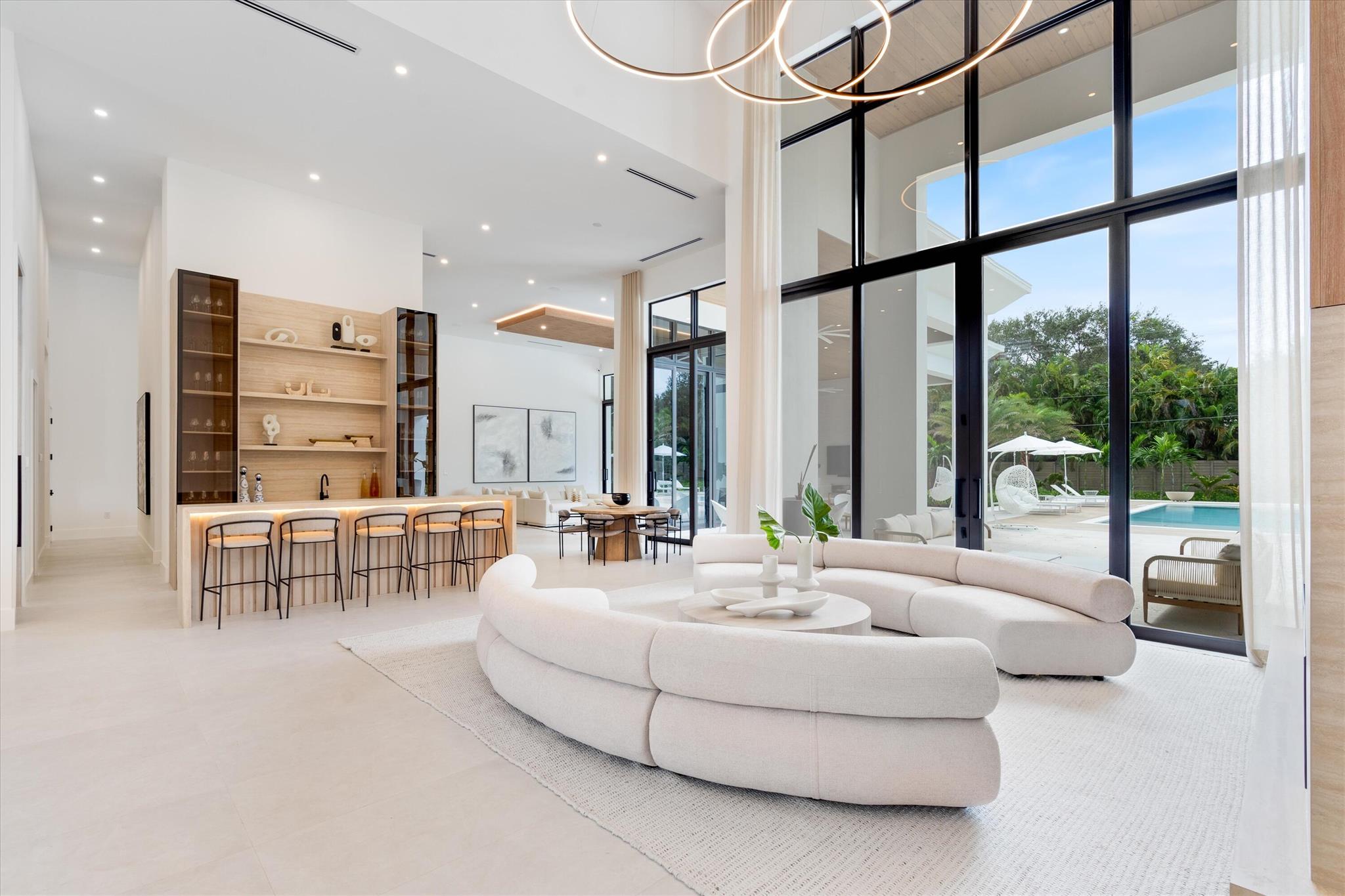 2520 Greenbriar Drive