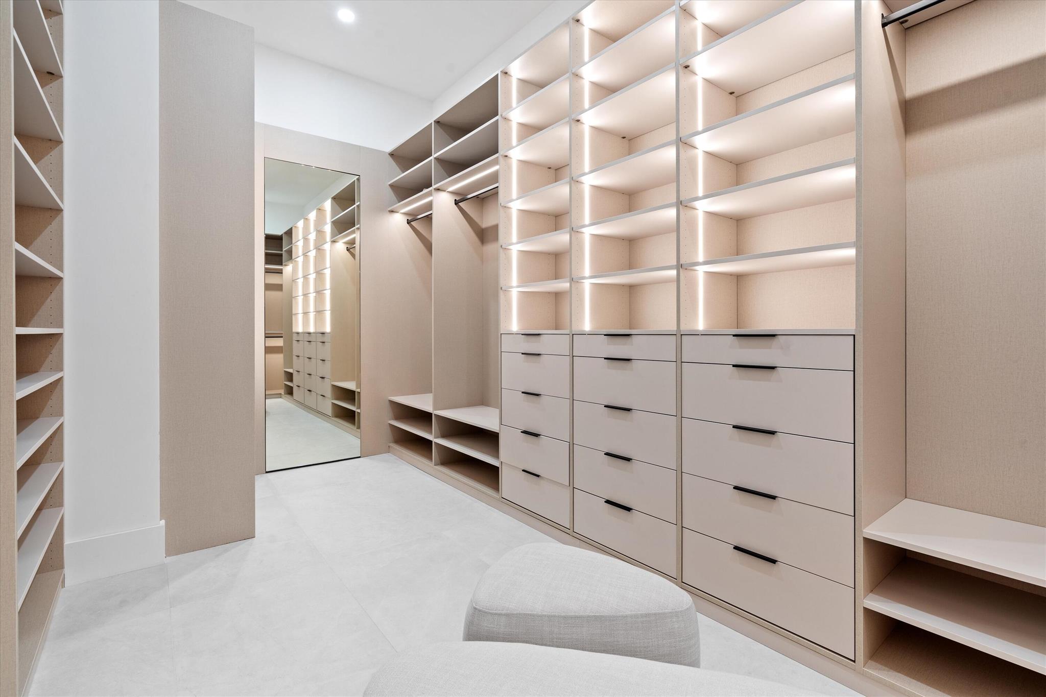 2520 Greenbriar Drive