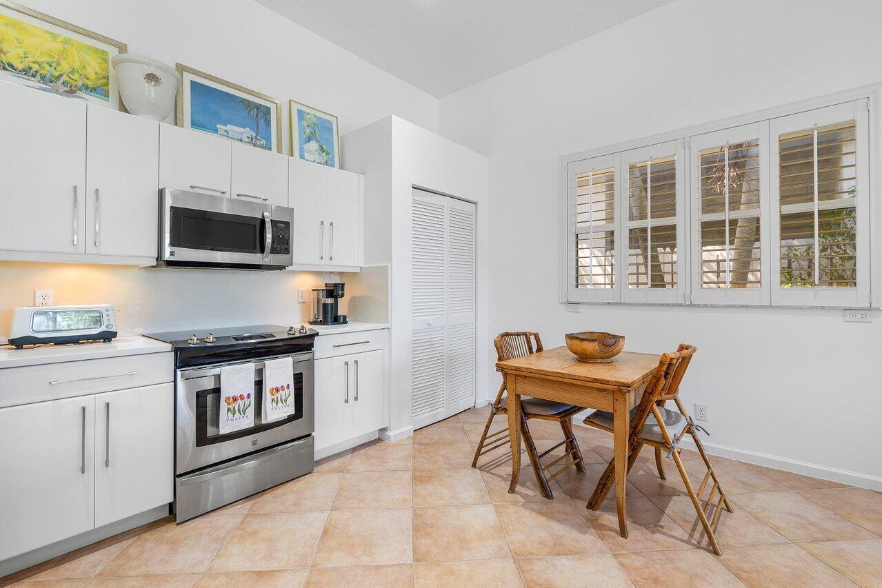 5151 Ventura Drive