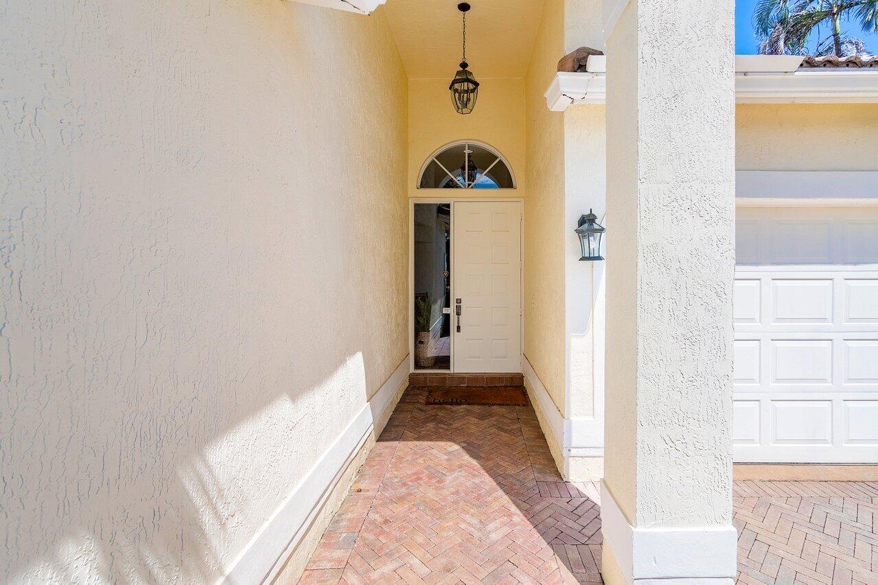 5151 Ventura Drive
