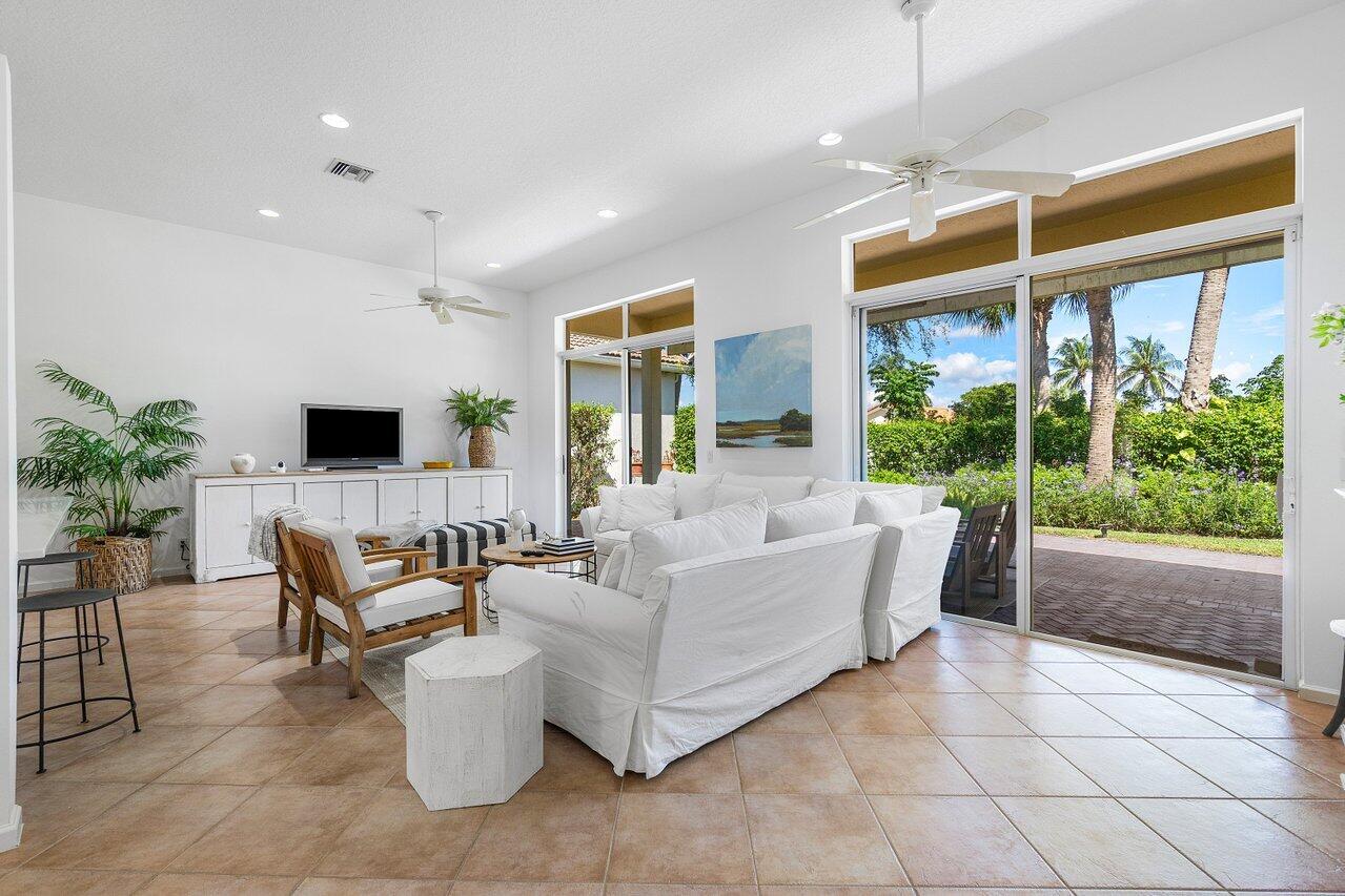 5151 Ventura Drive