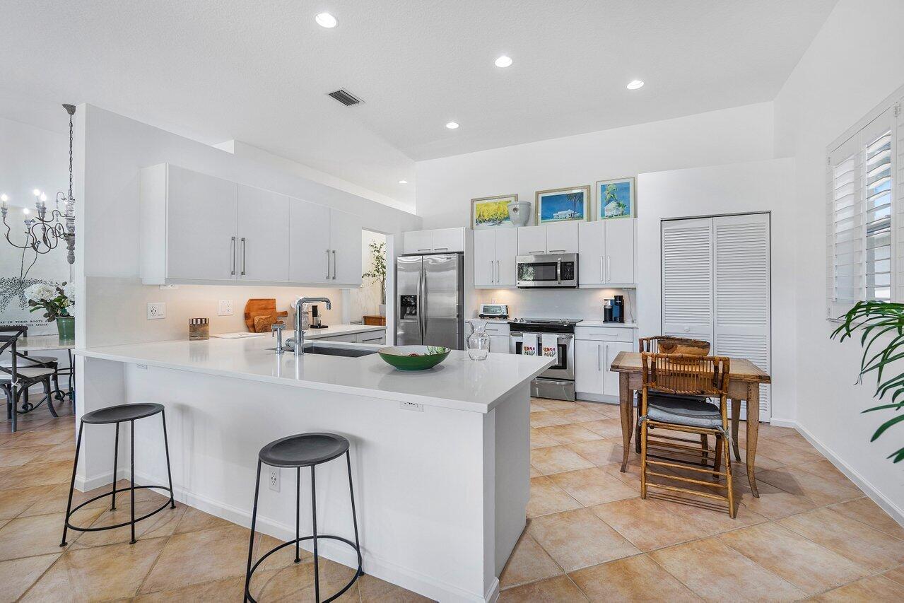 5151 Ventura Drive