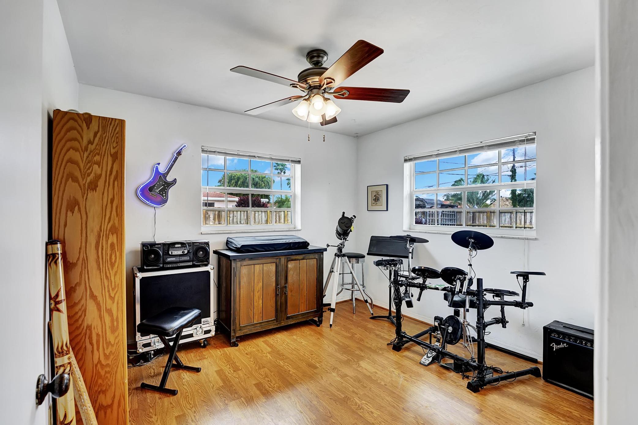 641 NW 15th Avenue