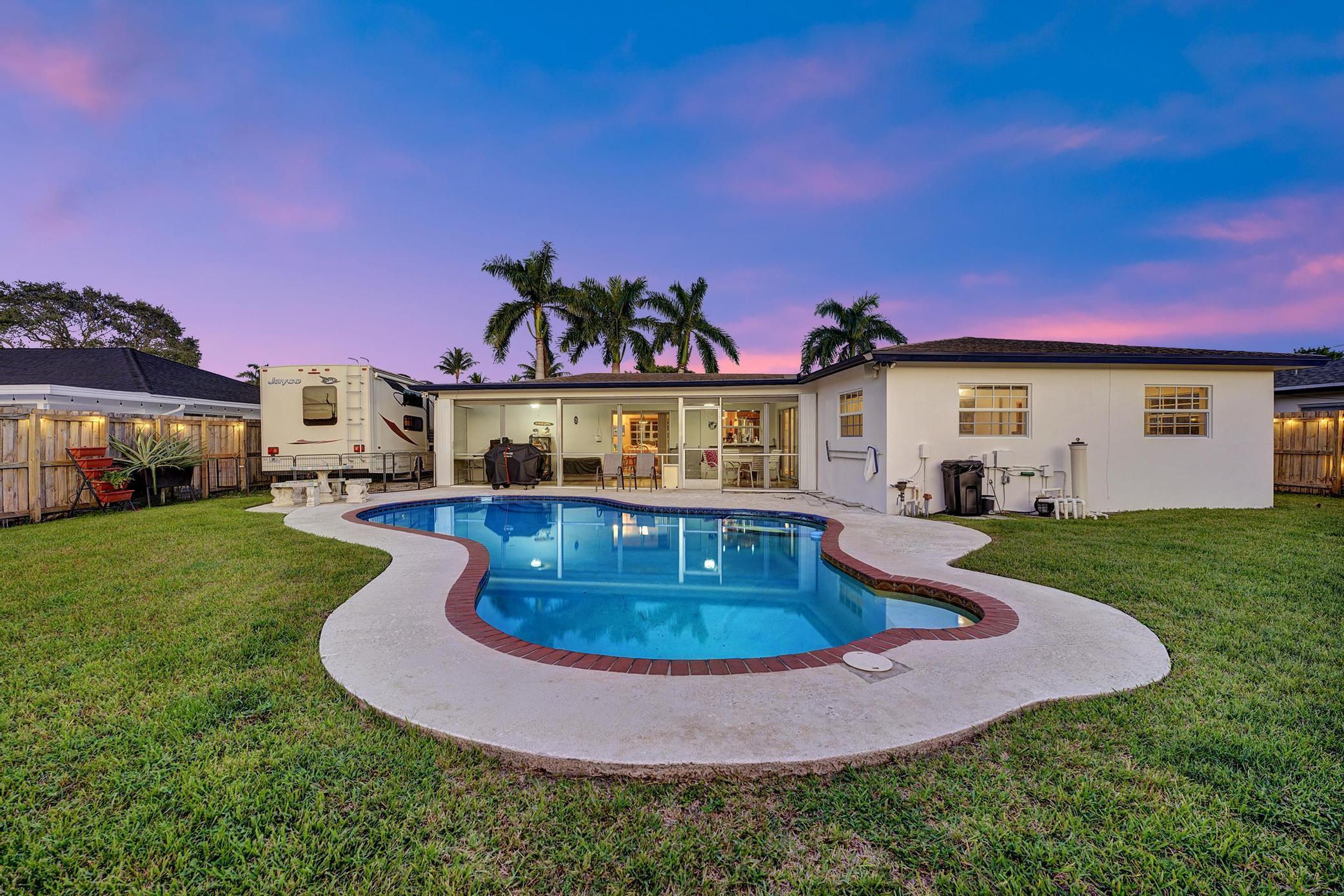 641 NW 15th Avenue