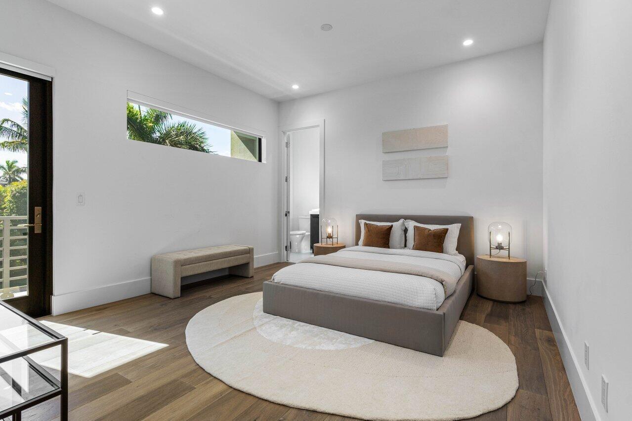 725 NE 71st Street