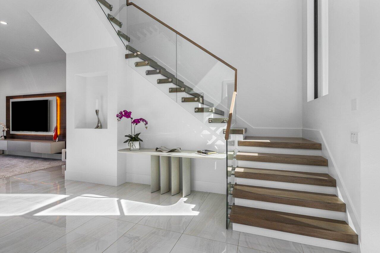 725 NE 71st Street