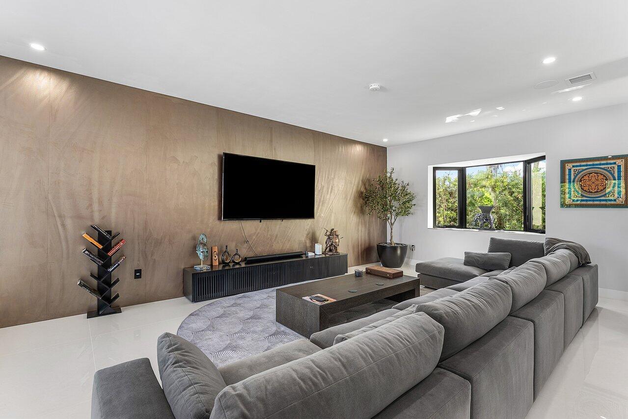 8387 Sawpine Road
