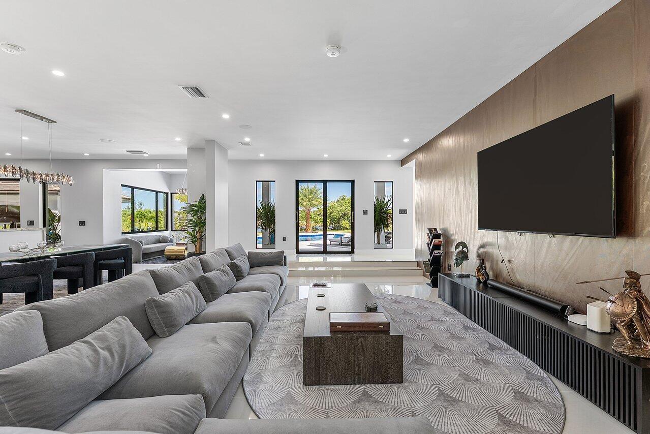 8387 Sawpine Road