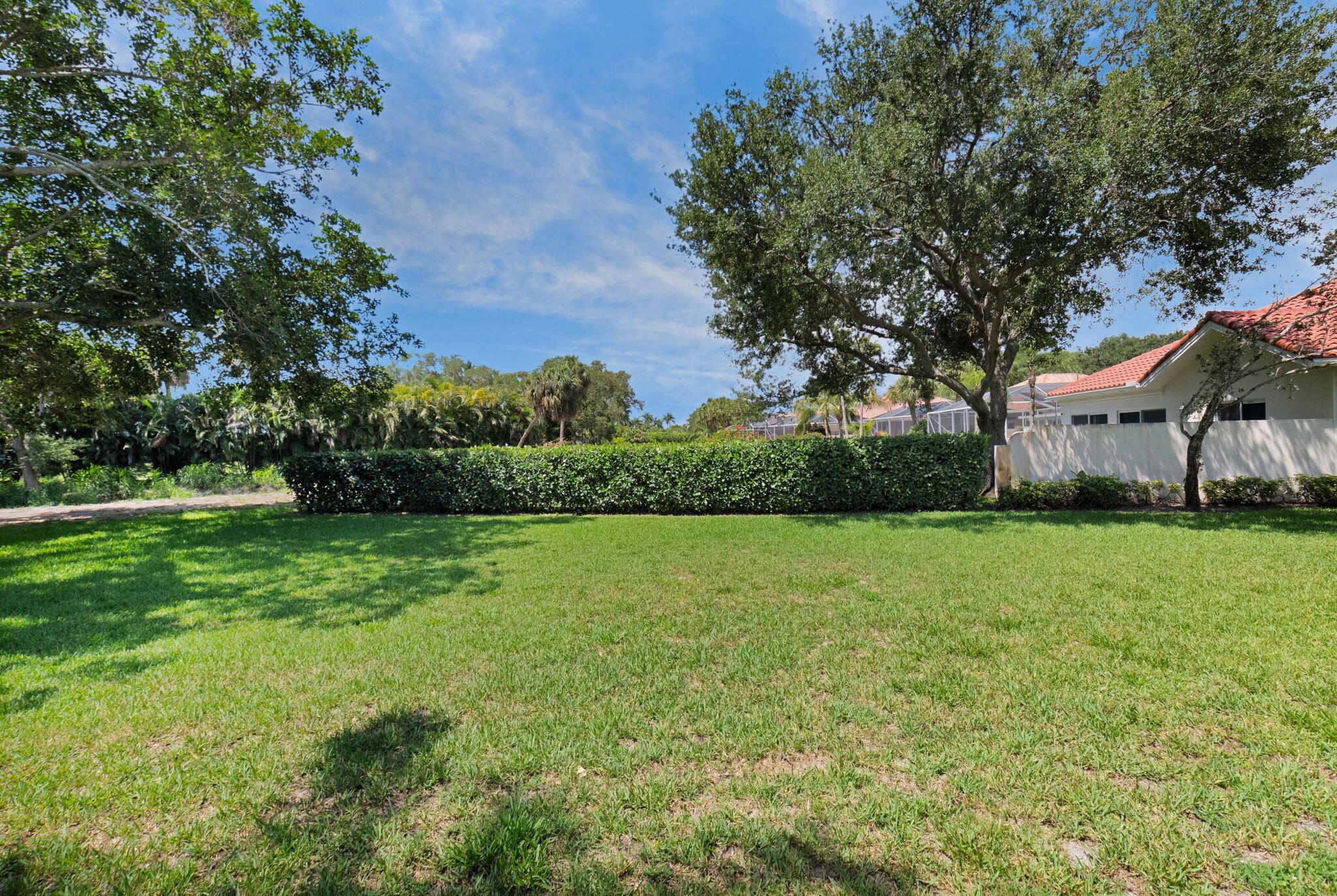 4689 Hammock Circle