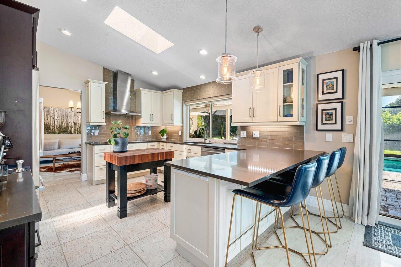 3127 Lakeview Drive