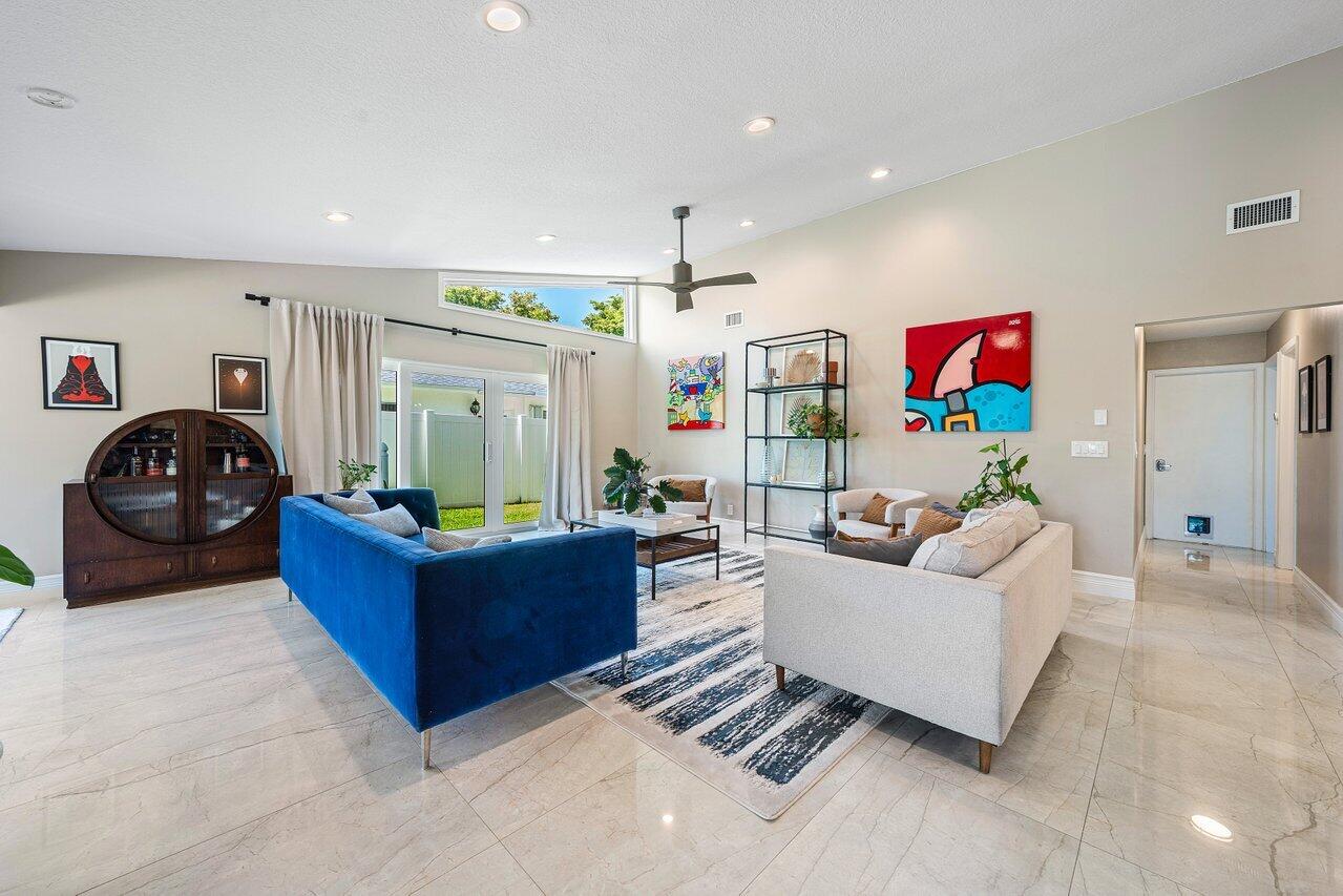 3127 Lakeview Drive