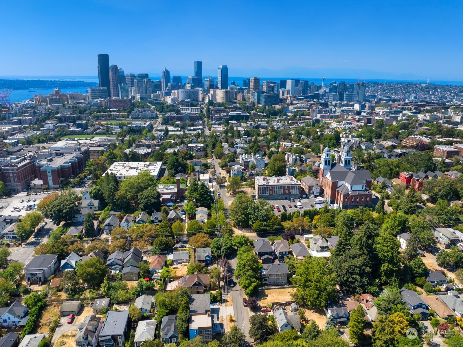 1910 E Columbia Street