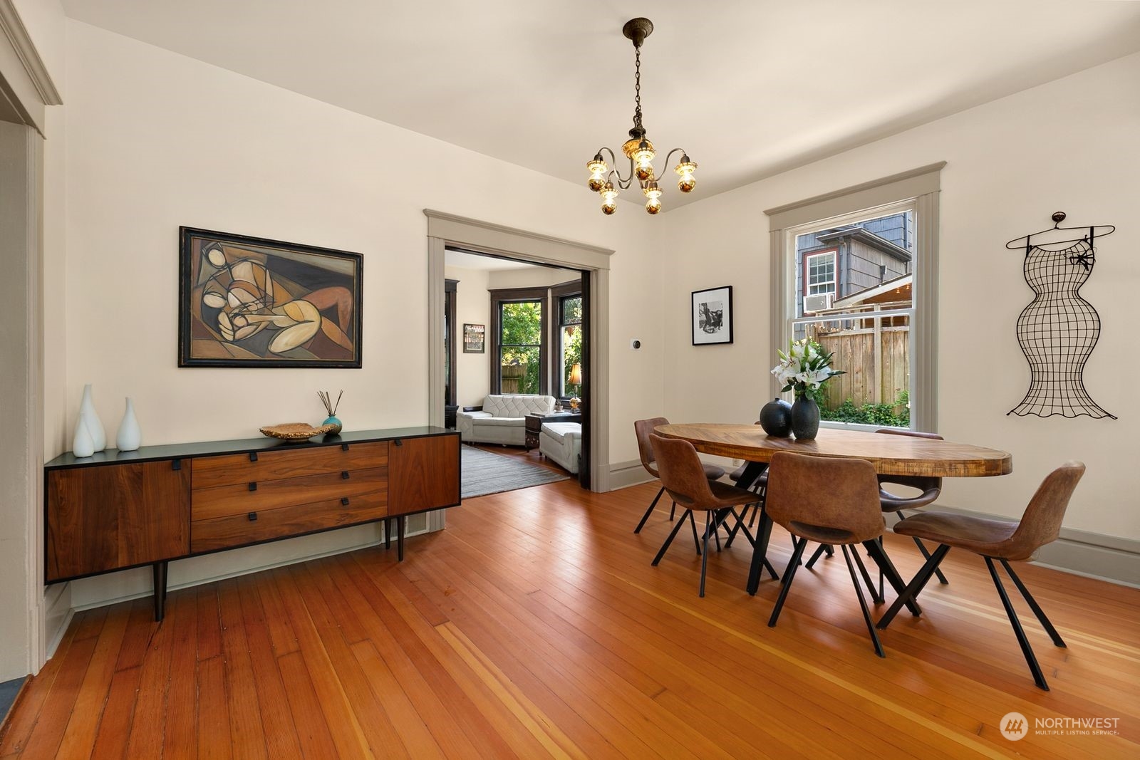 1910 E Columbia Street