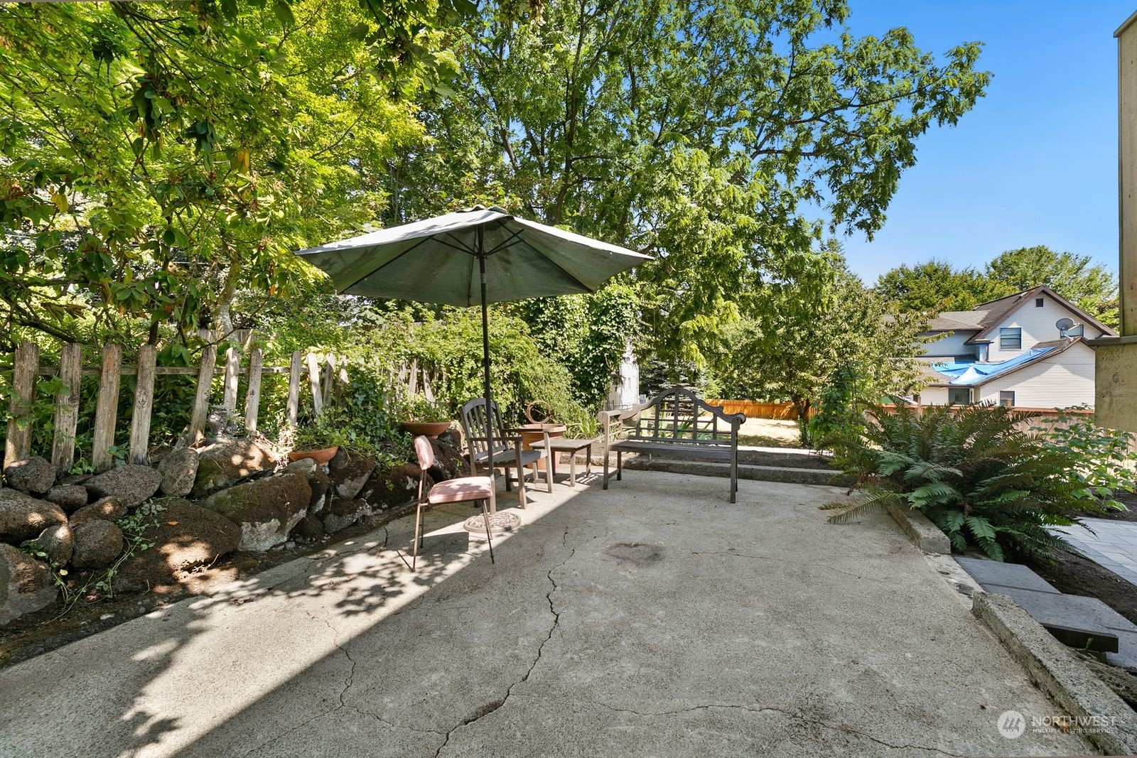 1910 E Columbia Street