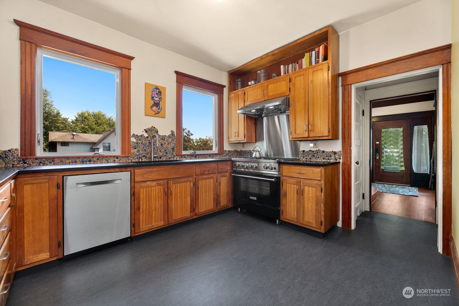 1910 E Columbia Street