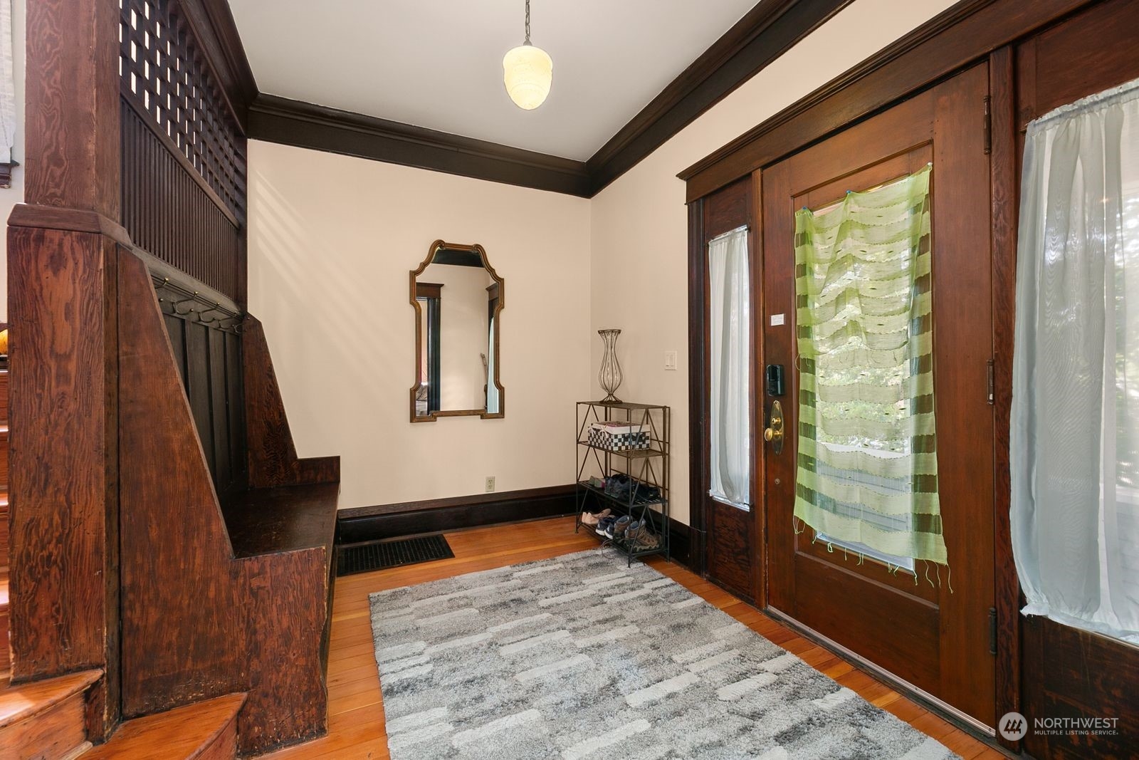 1910 E Columbia Street