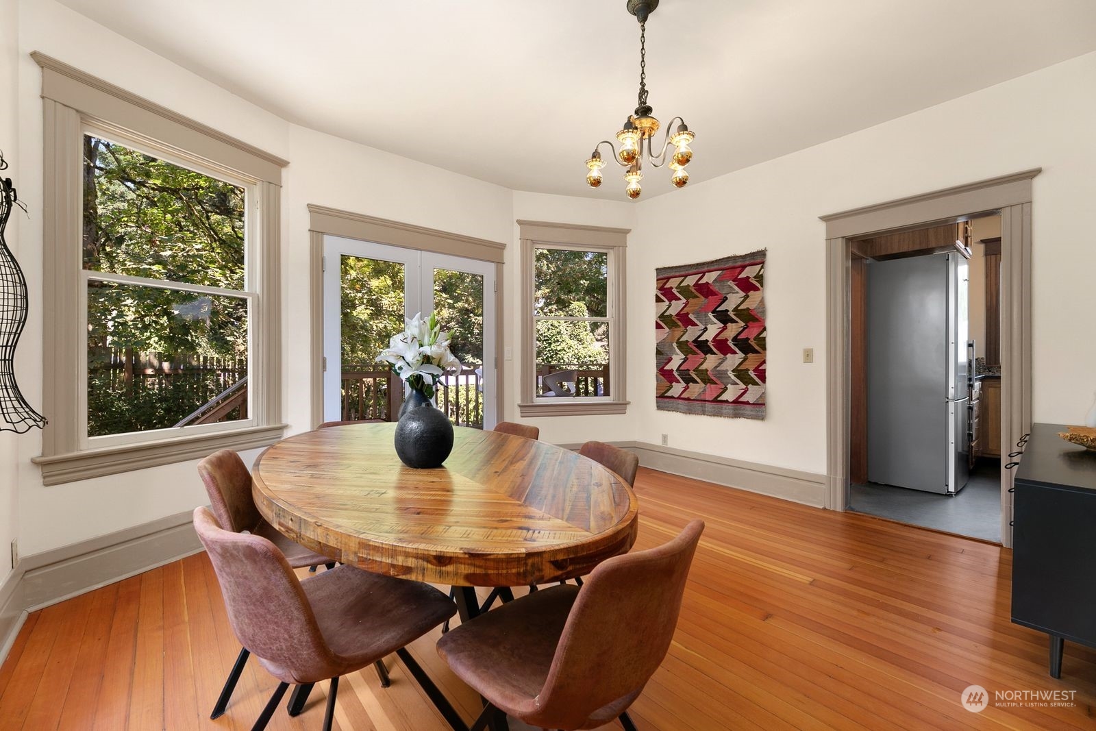 1910 E Columbia Street