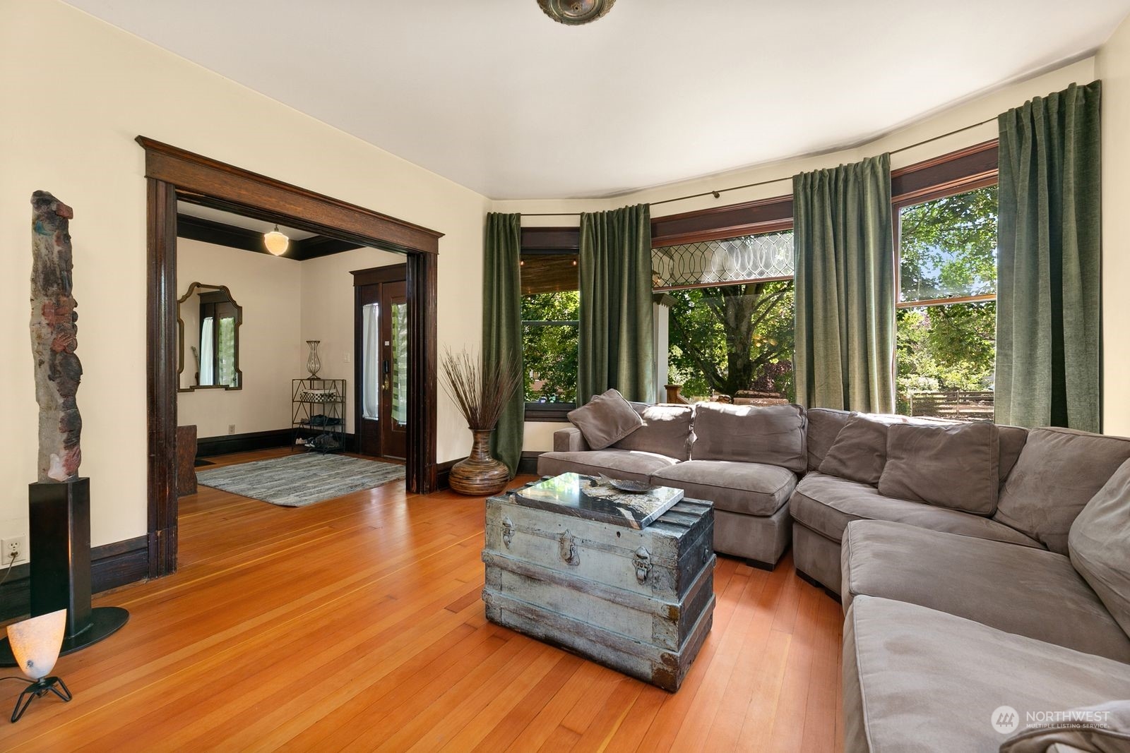 1910 E Columbia Street