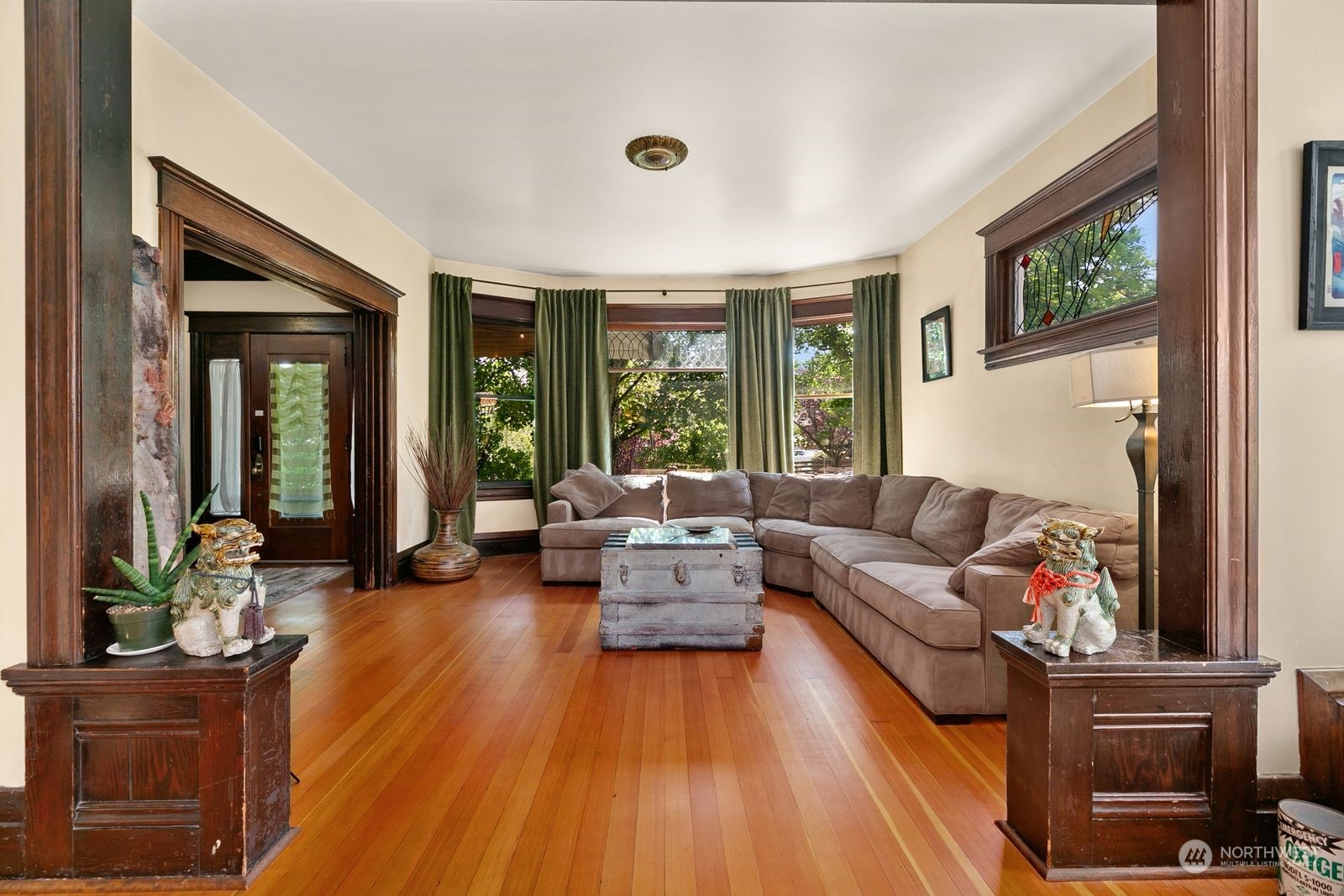 1910 E Columbia Street