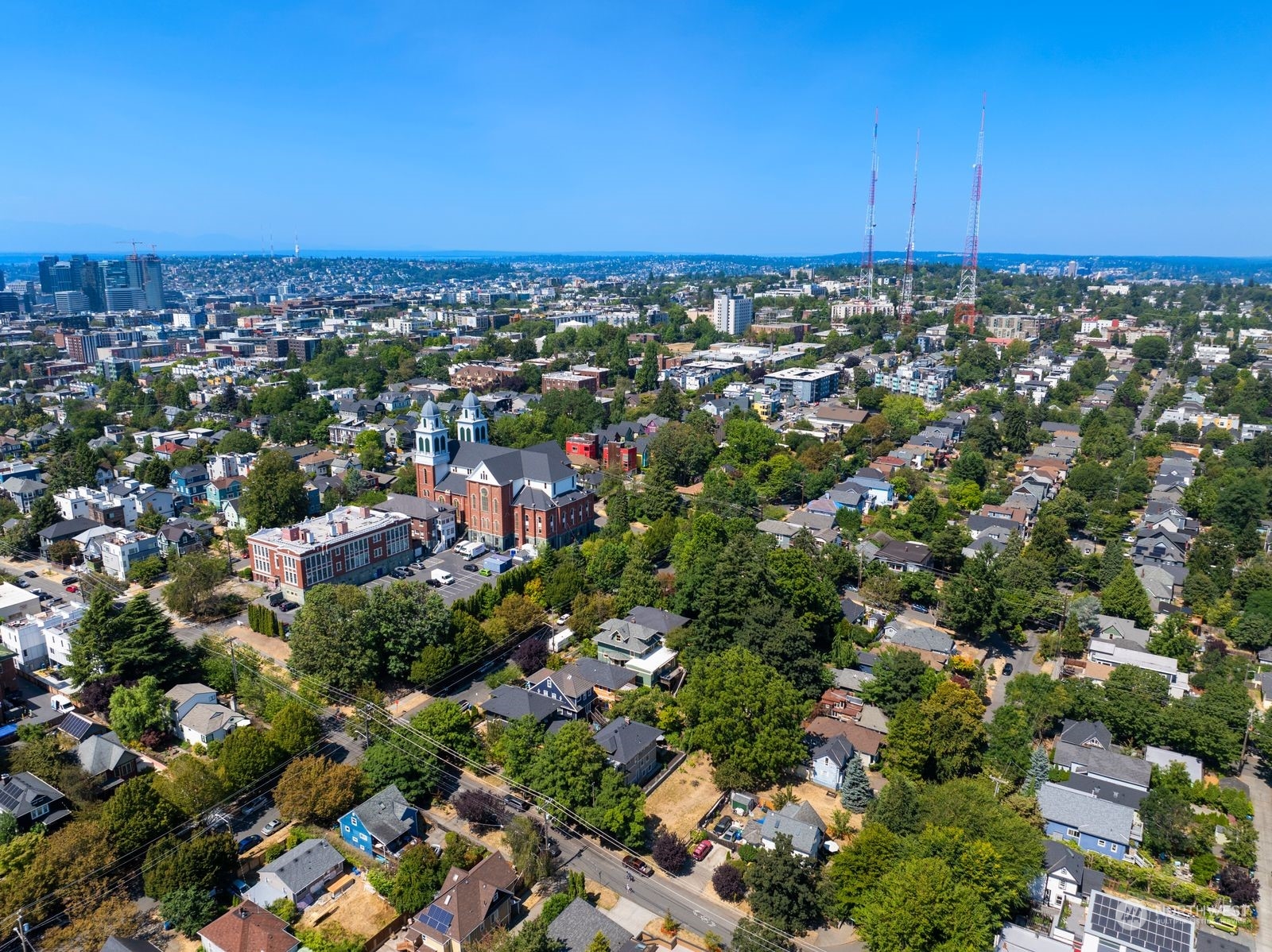 1910 E Columbia Street