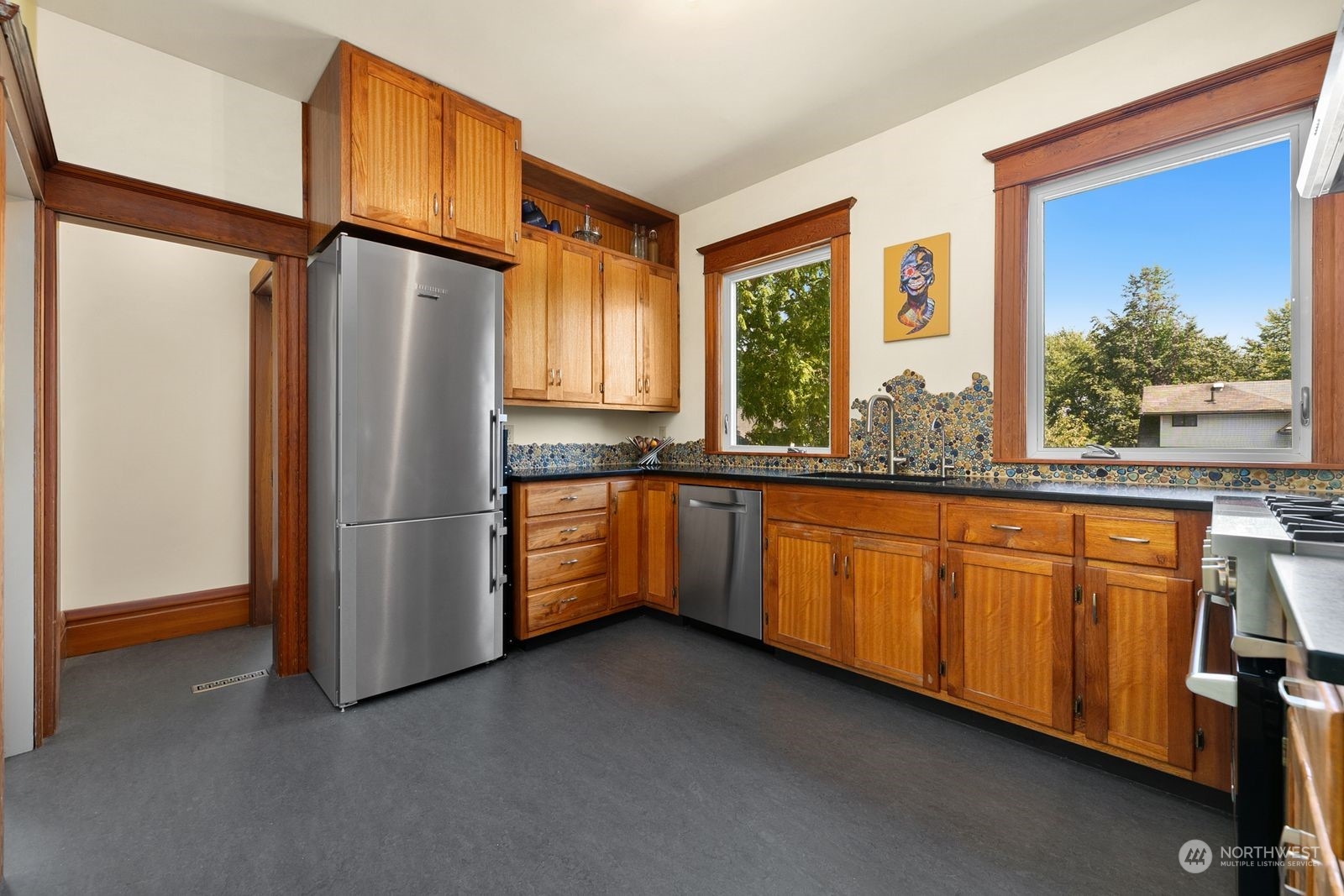 1910 E Columbia Street