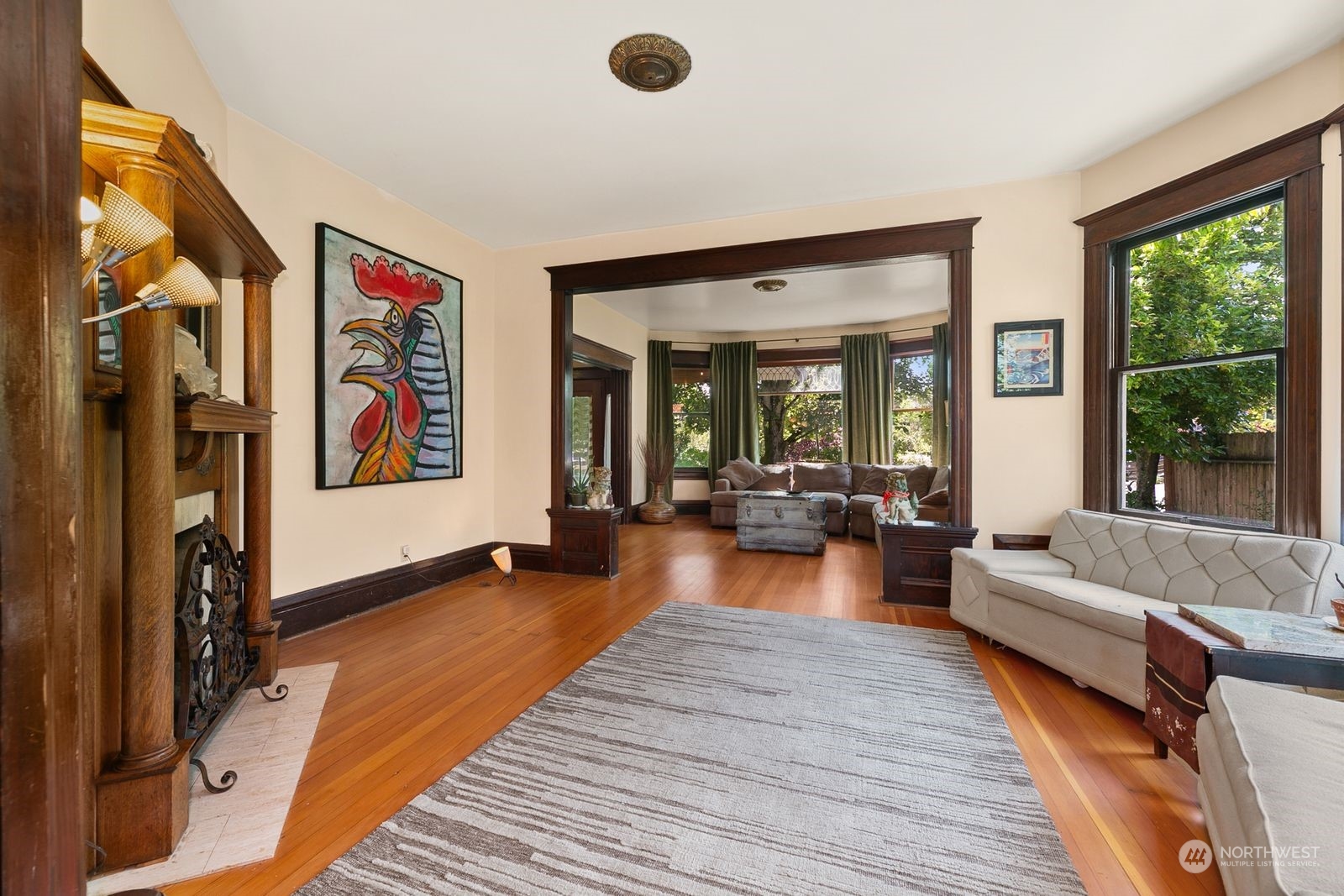 1910 E Columbia Street