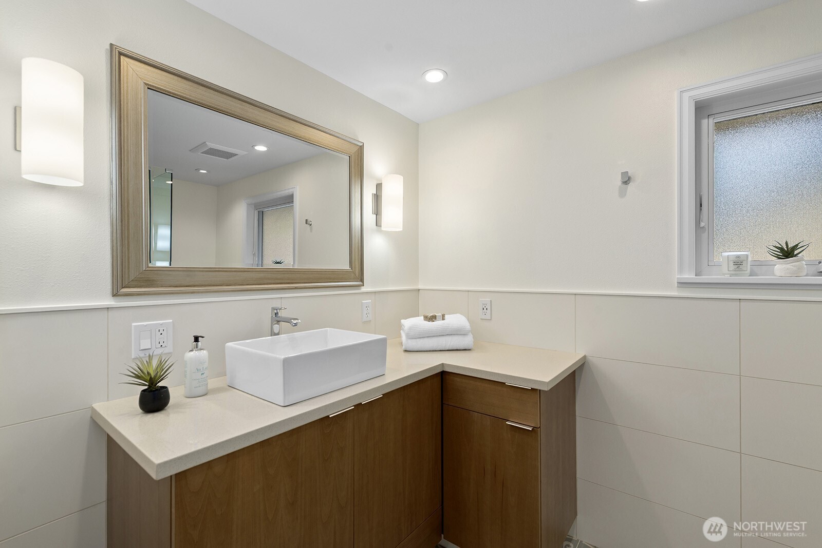 16003 32nd Avenue NE