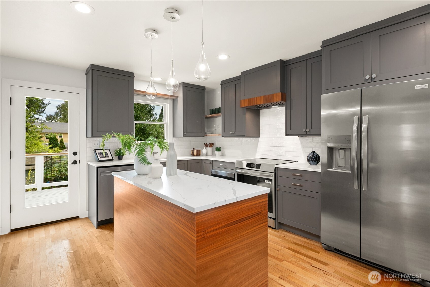 9219 5th Avenue NE