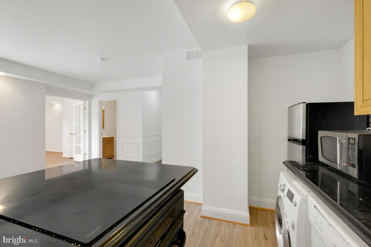 1125 12TH STREET NW 23