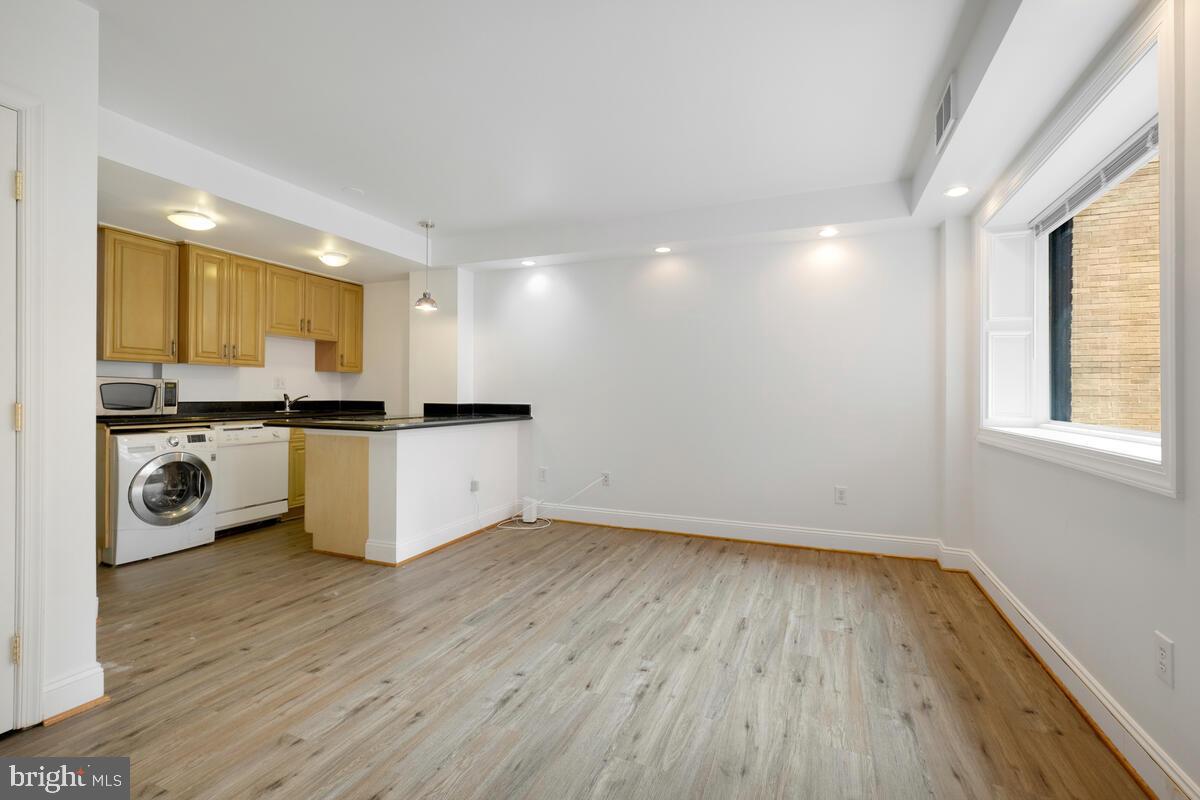 1125 12TH STREET NW 23