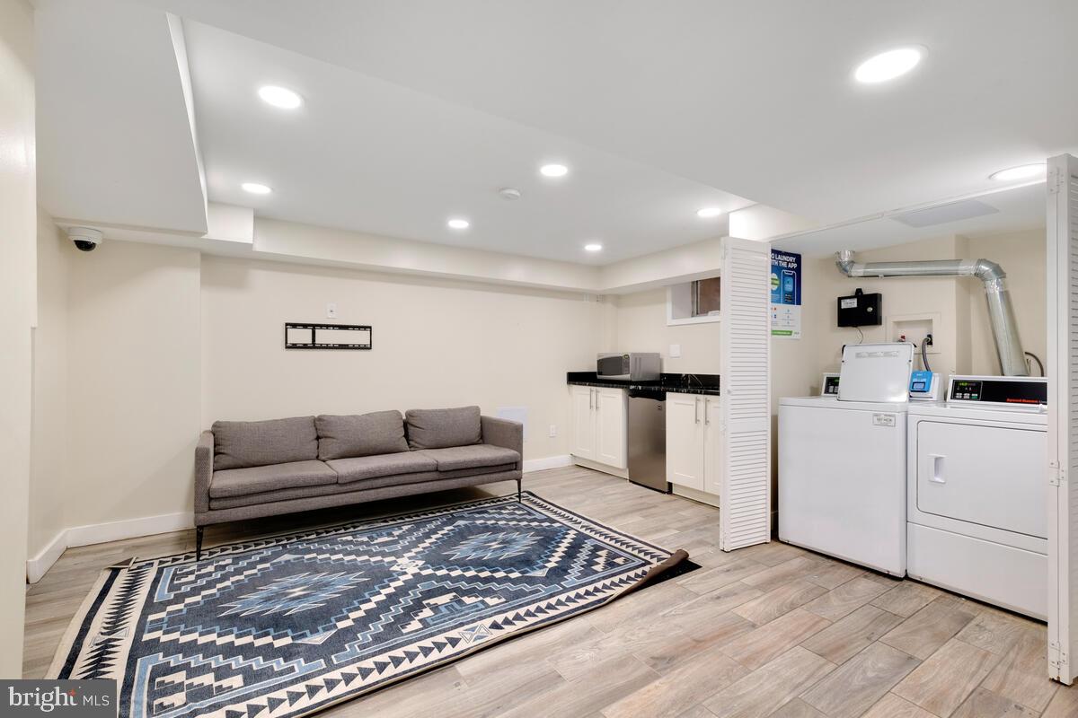 1125 12TH STREET NW 23