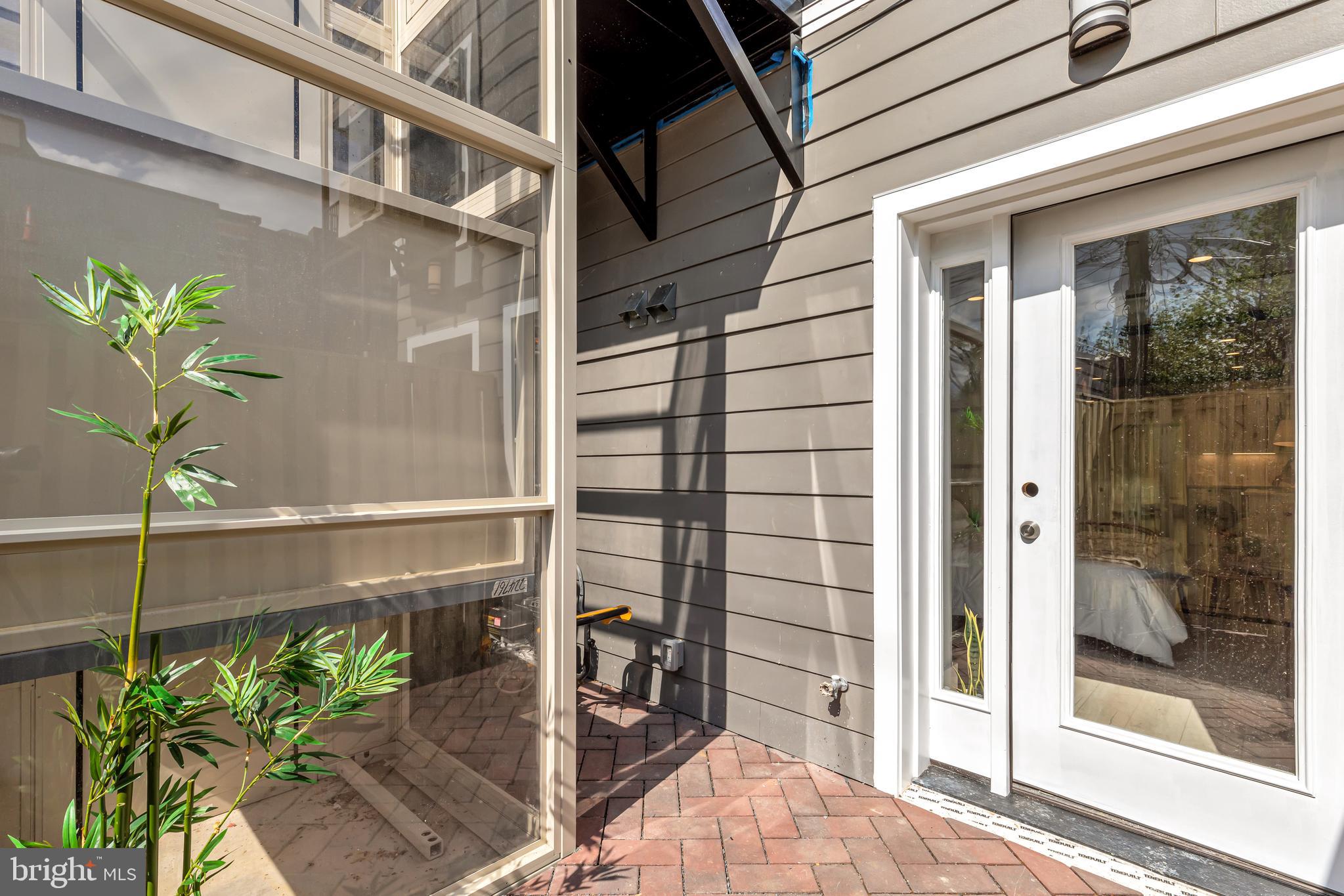 4014 GEORGIA AVENUE NW C02