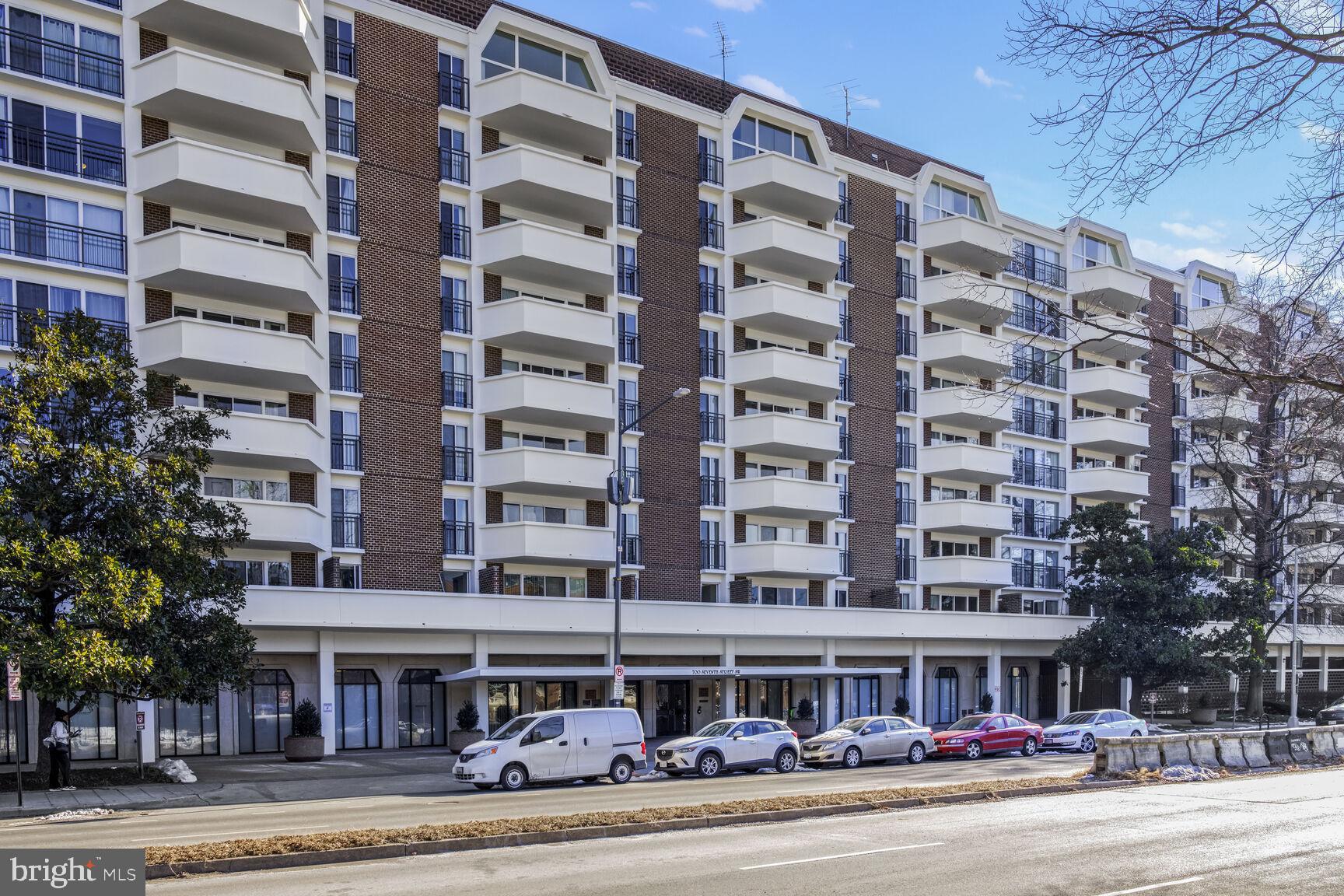 700 7TH STREET SW 208
