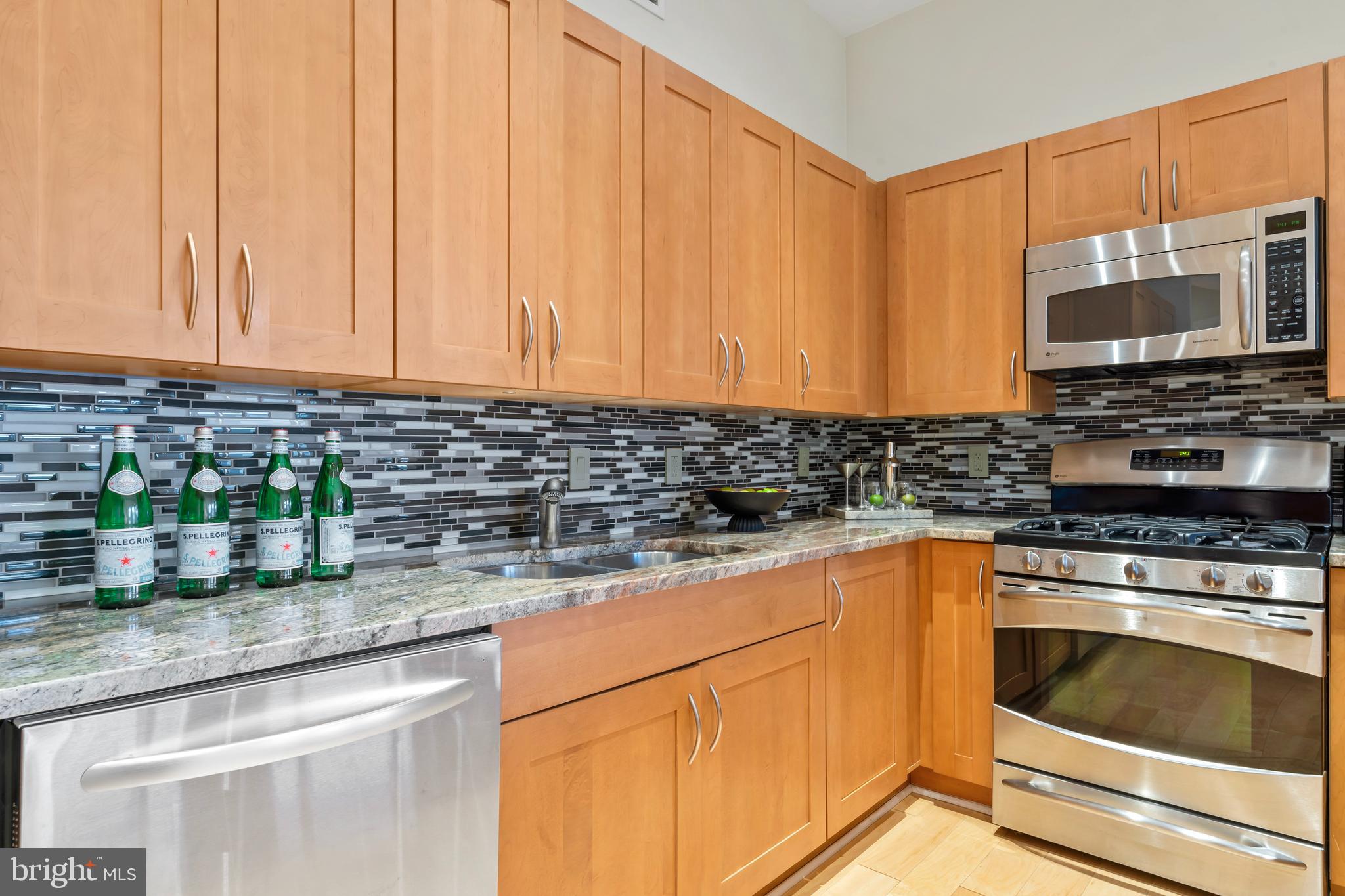 811 4TH STREET NW 1011