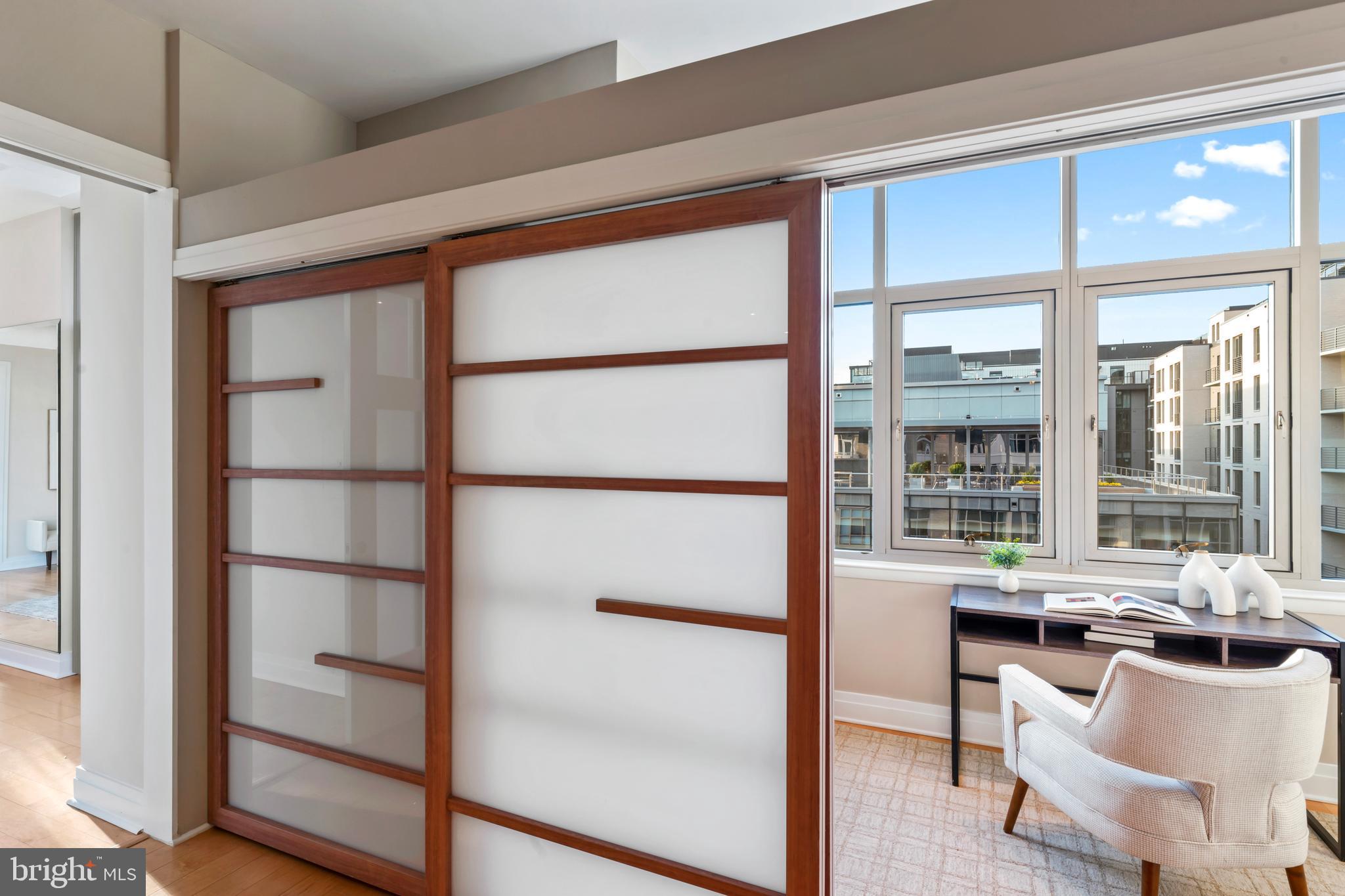 811 4TH STREET NW 1011