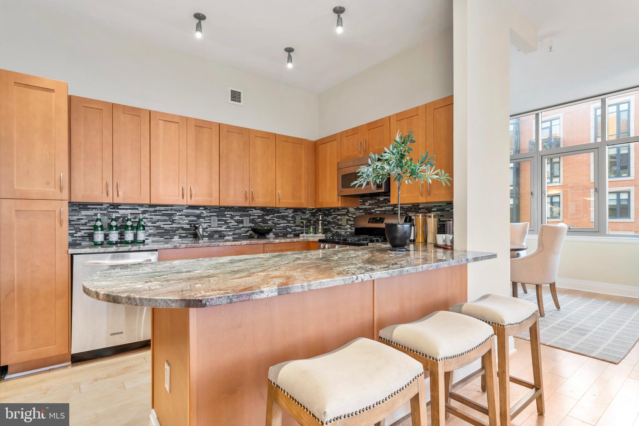 811 4TH STREET NW 1011