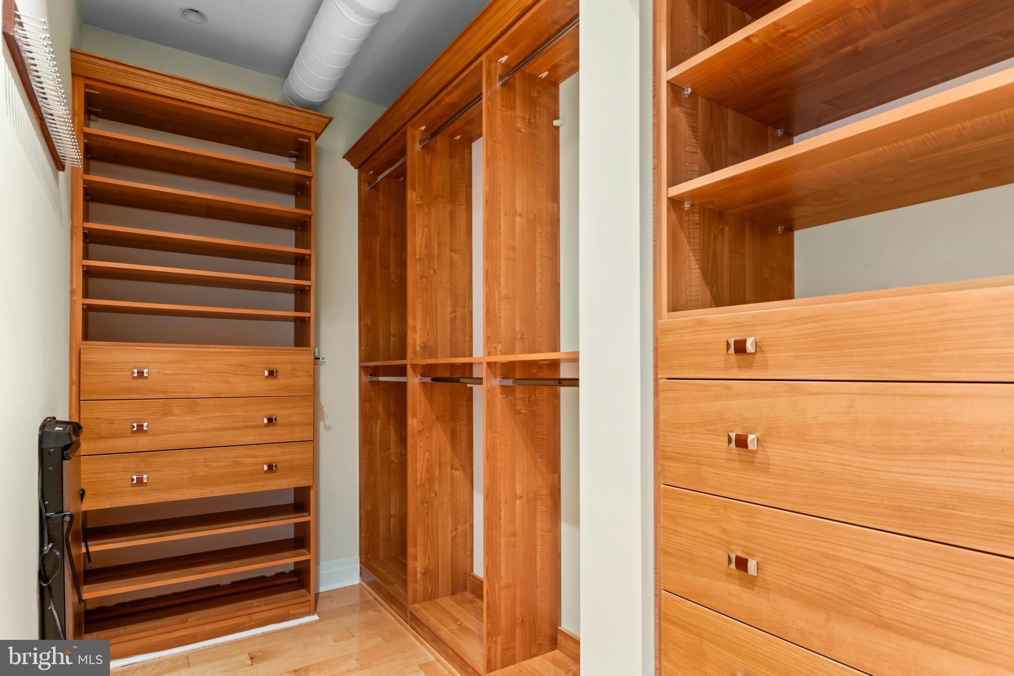 811 4TH STREET NW 1011