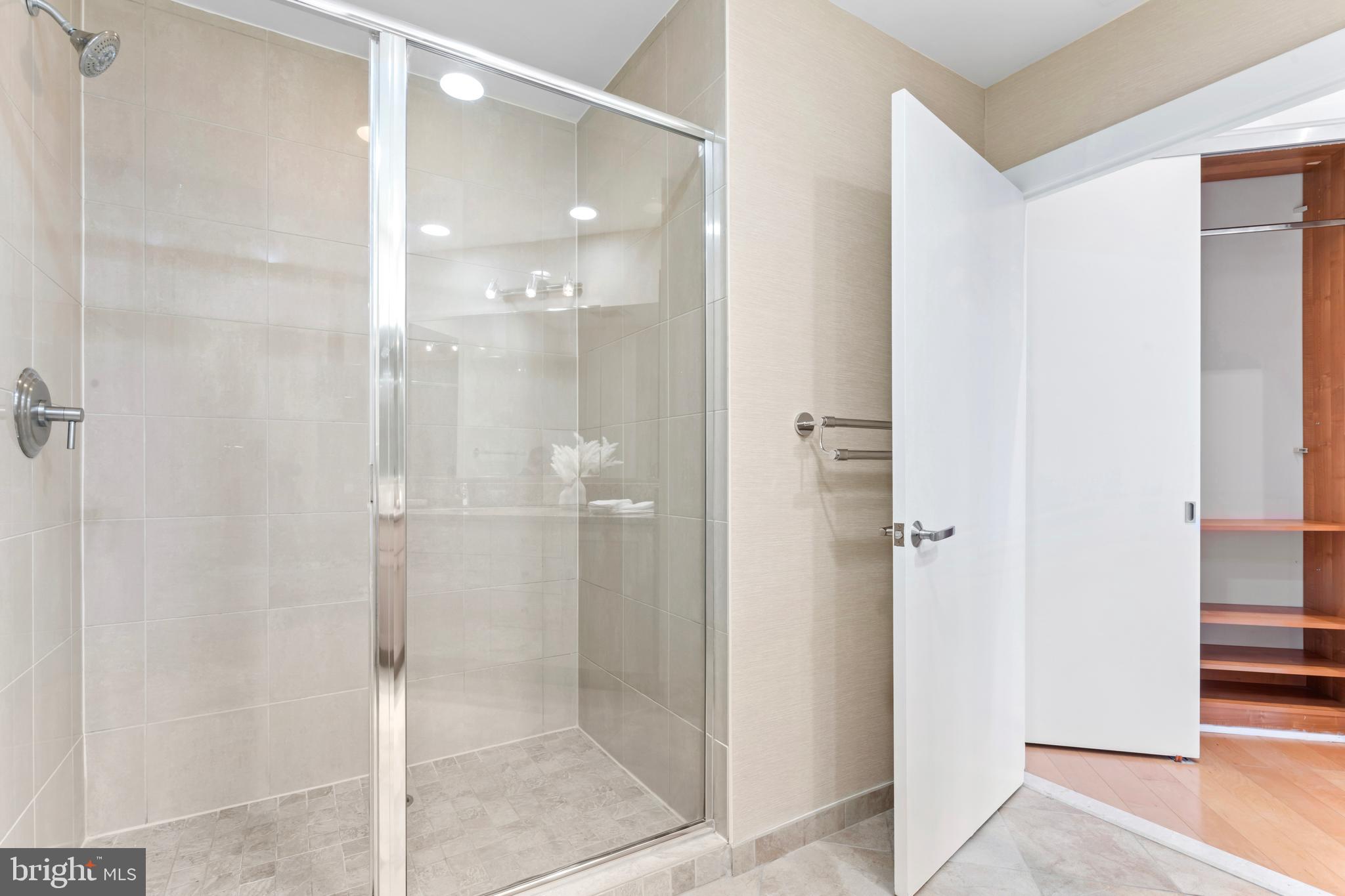 811 4TH STREET NW 1011