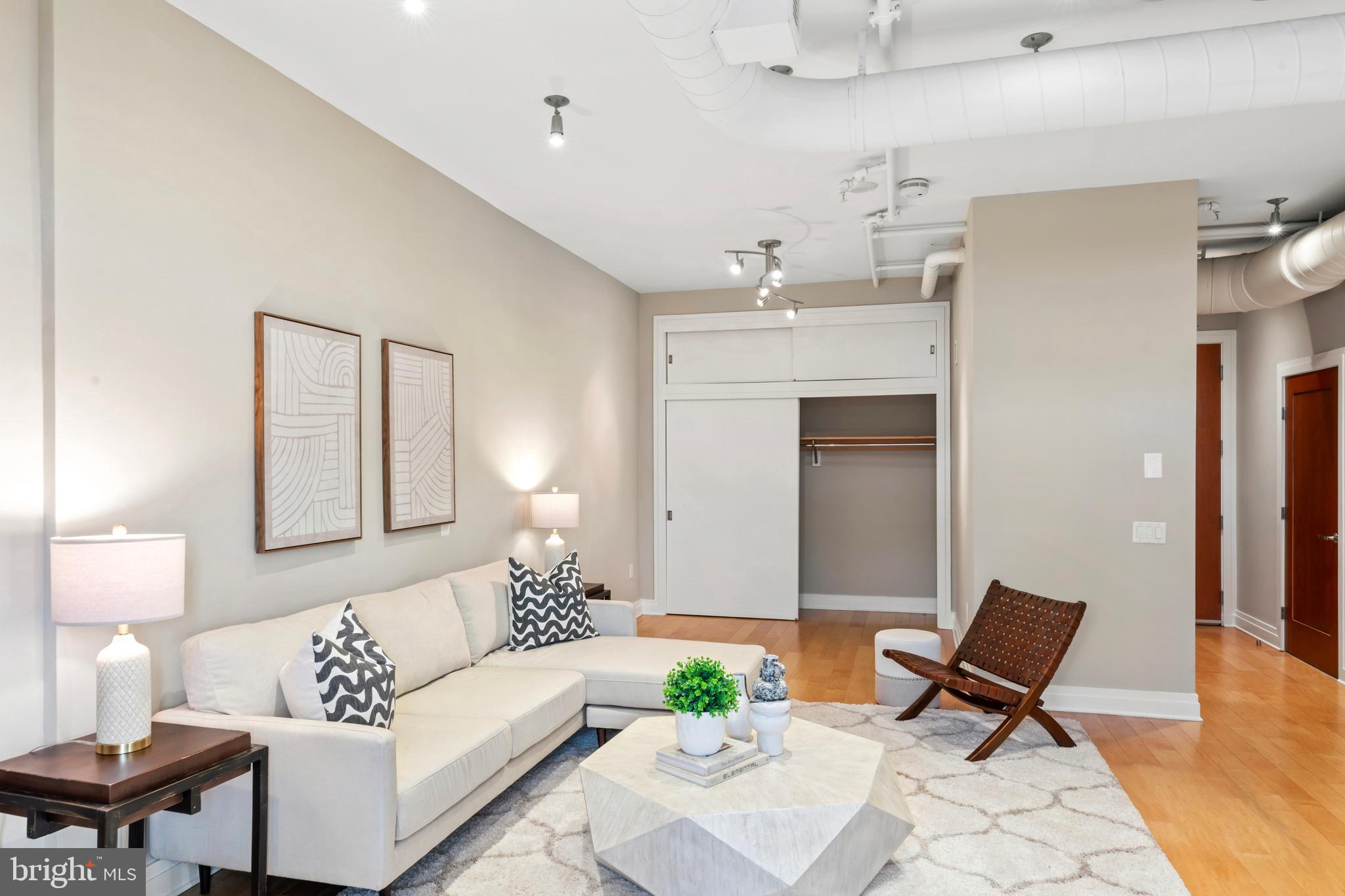 811 4TH STREET NW 1011