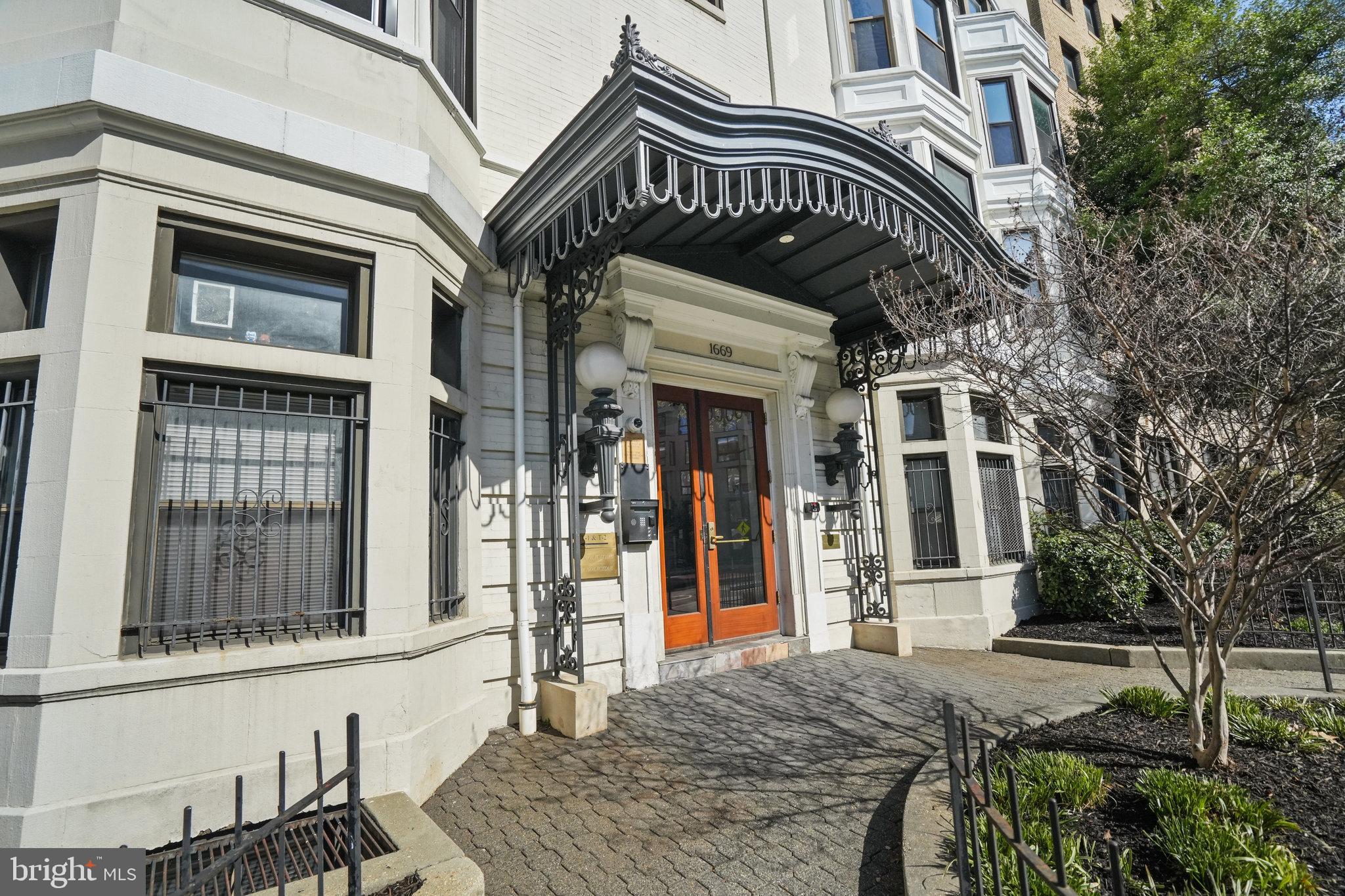 1669 COLUMBIA ROAD NW 201