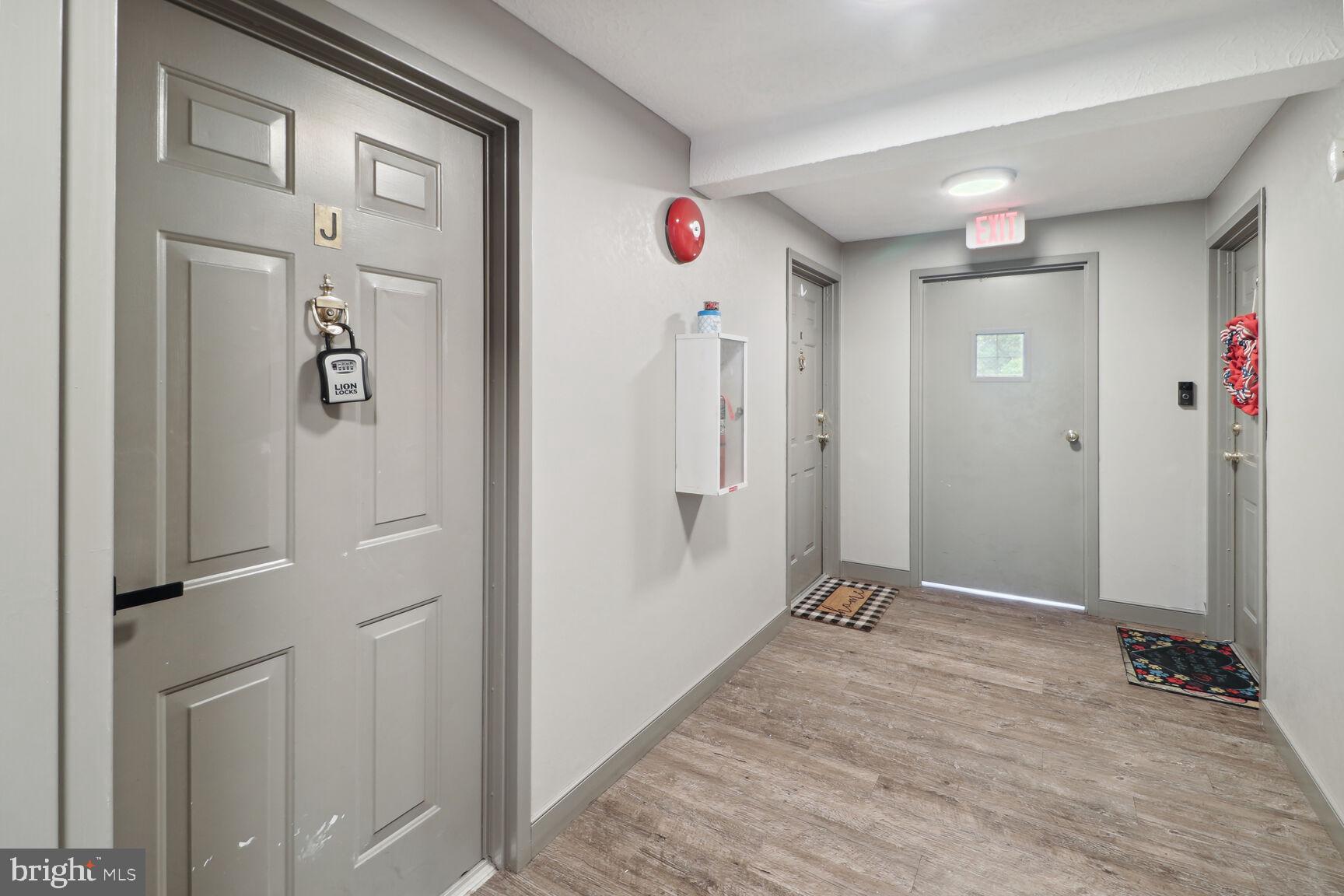 3500 WEDGEWOOD COURT J J