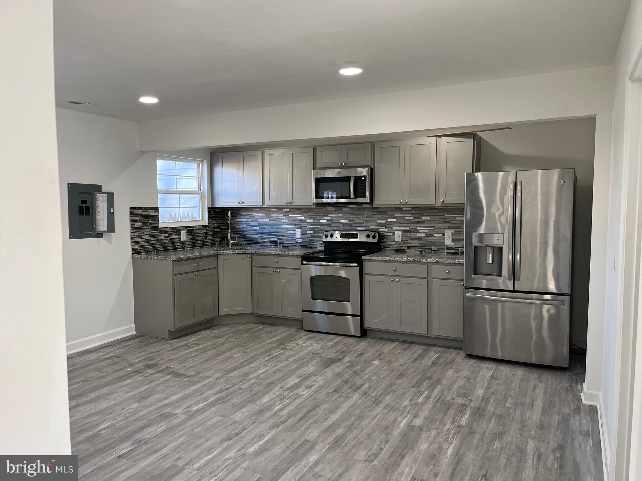 3543 6TH STREET