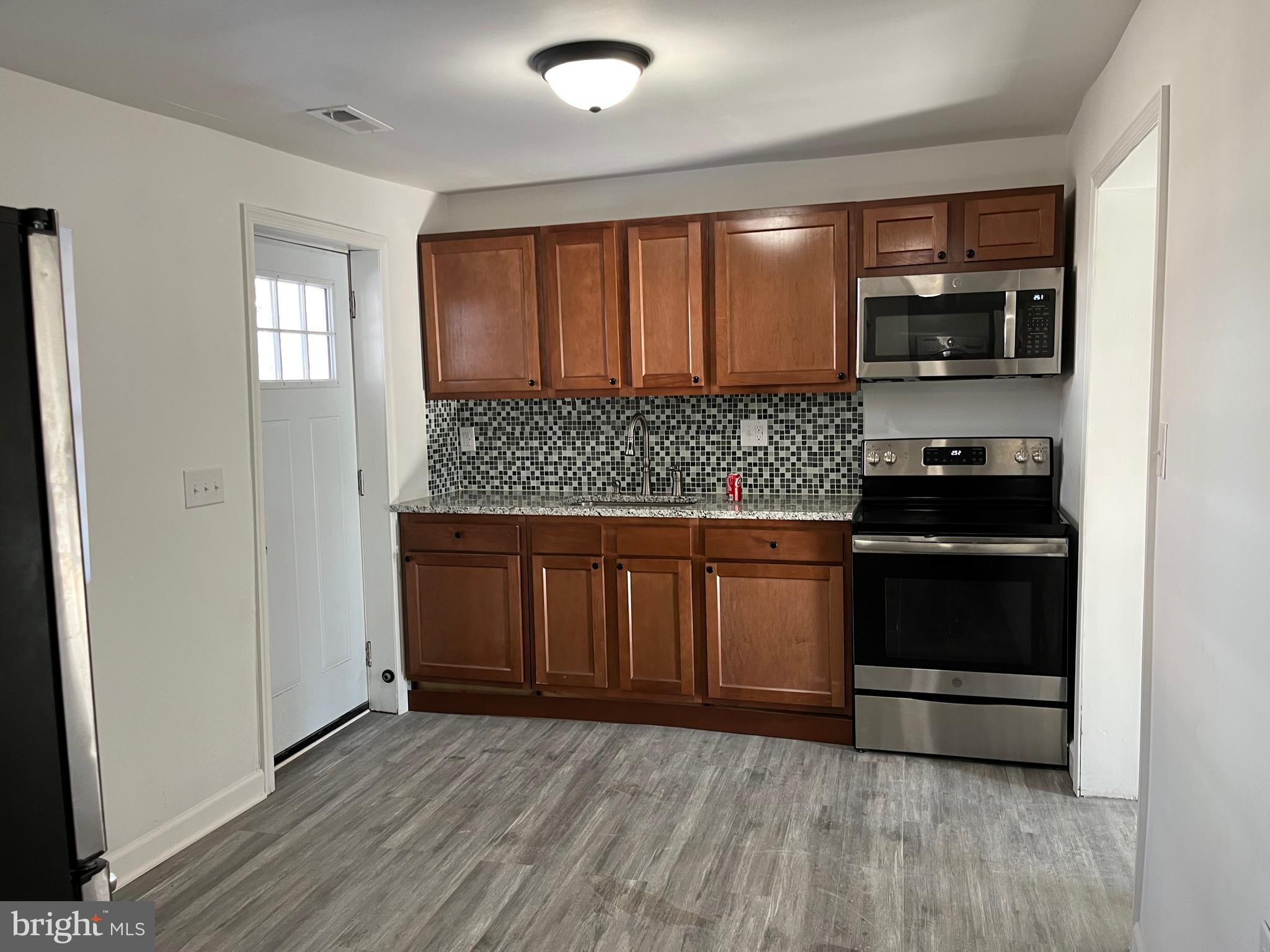 3543 6TH STREET